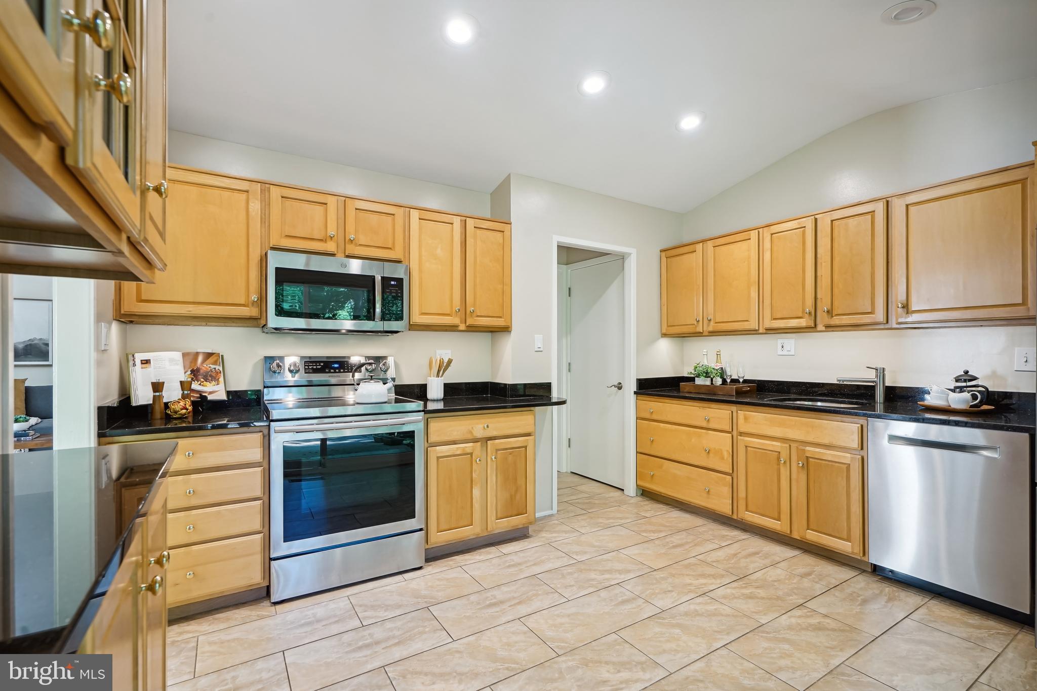 CARDEROCK SPRINGS - Residential