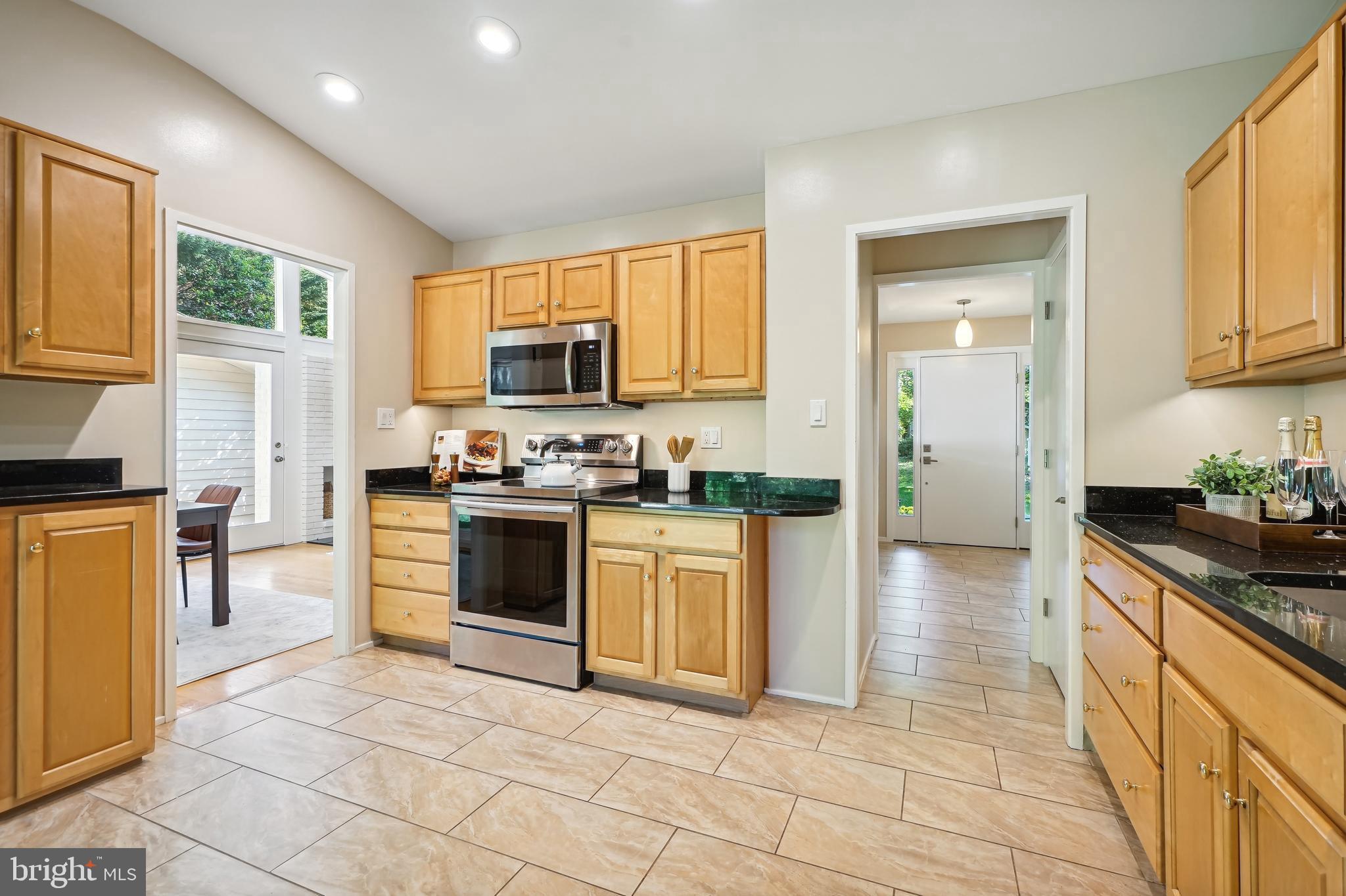 CARDEROCK SPRINGS - Residential