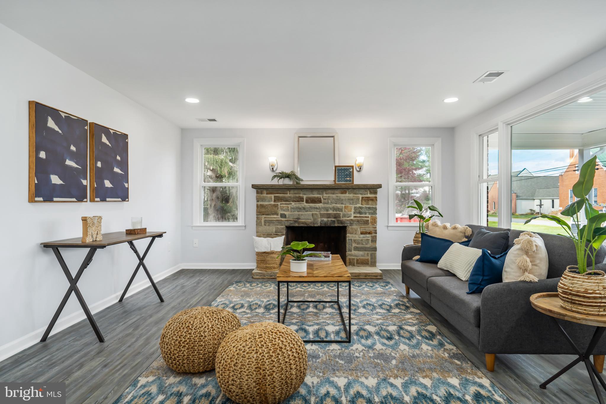 HAMPSTEAD - Residential