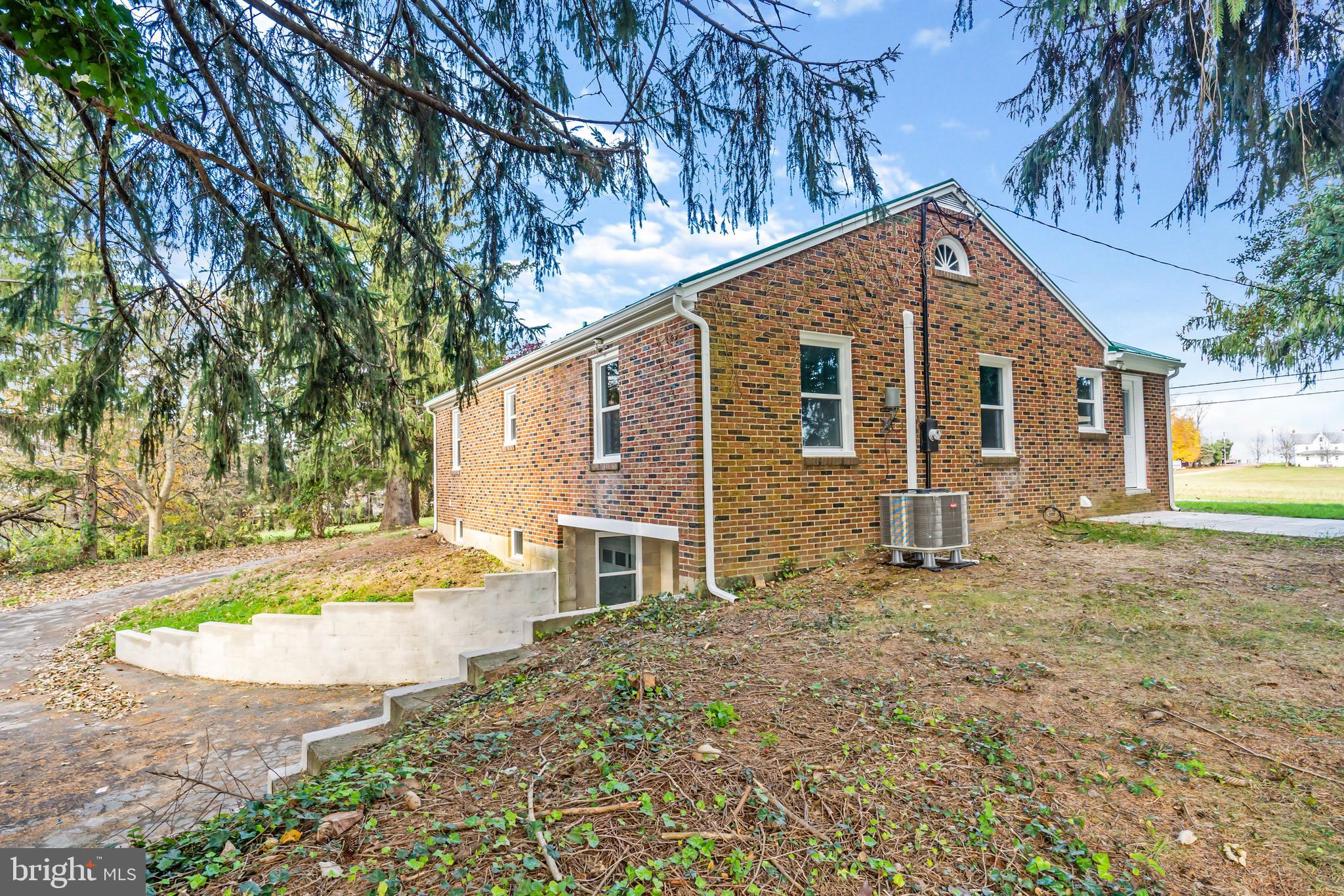 HAMPSTEAD - Residential