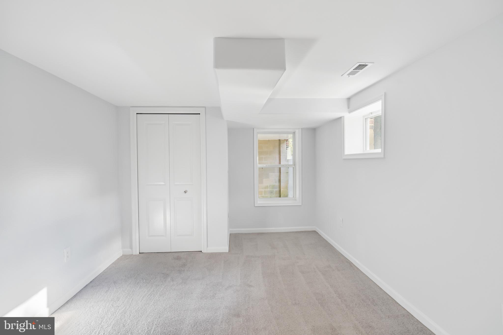 HAMPSTEAD - Residential