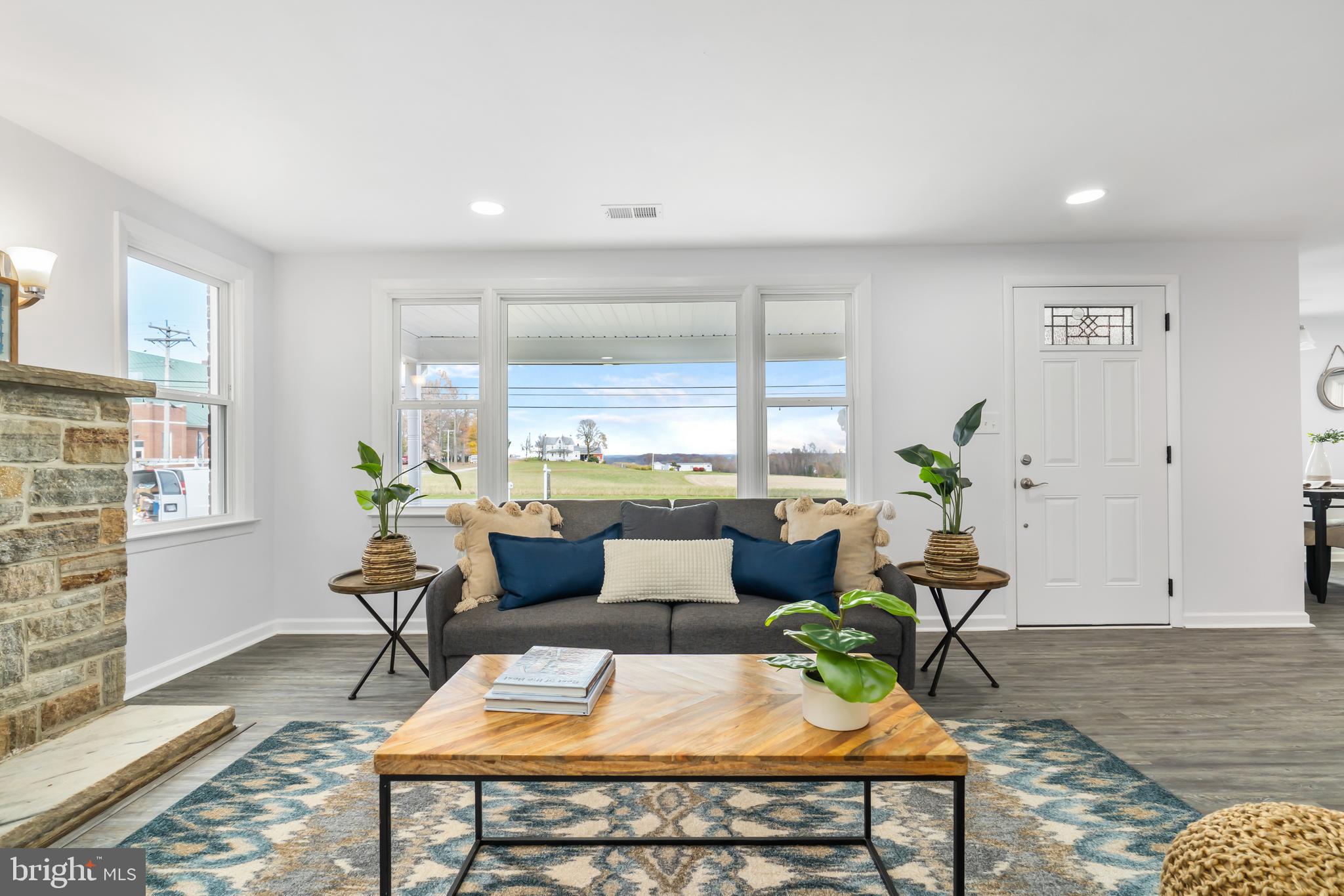 HAMPSTEAD - Residential