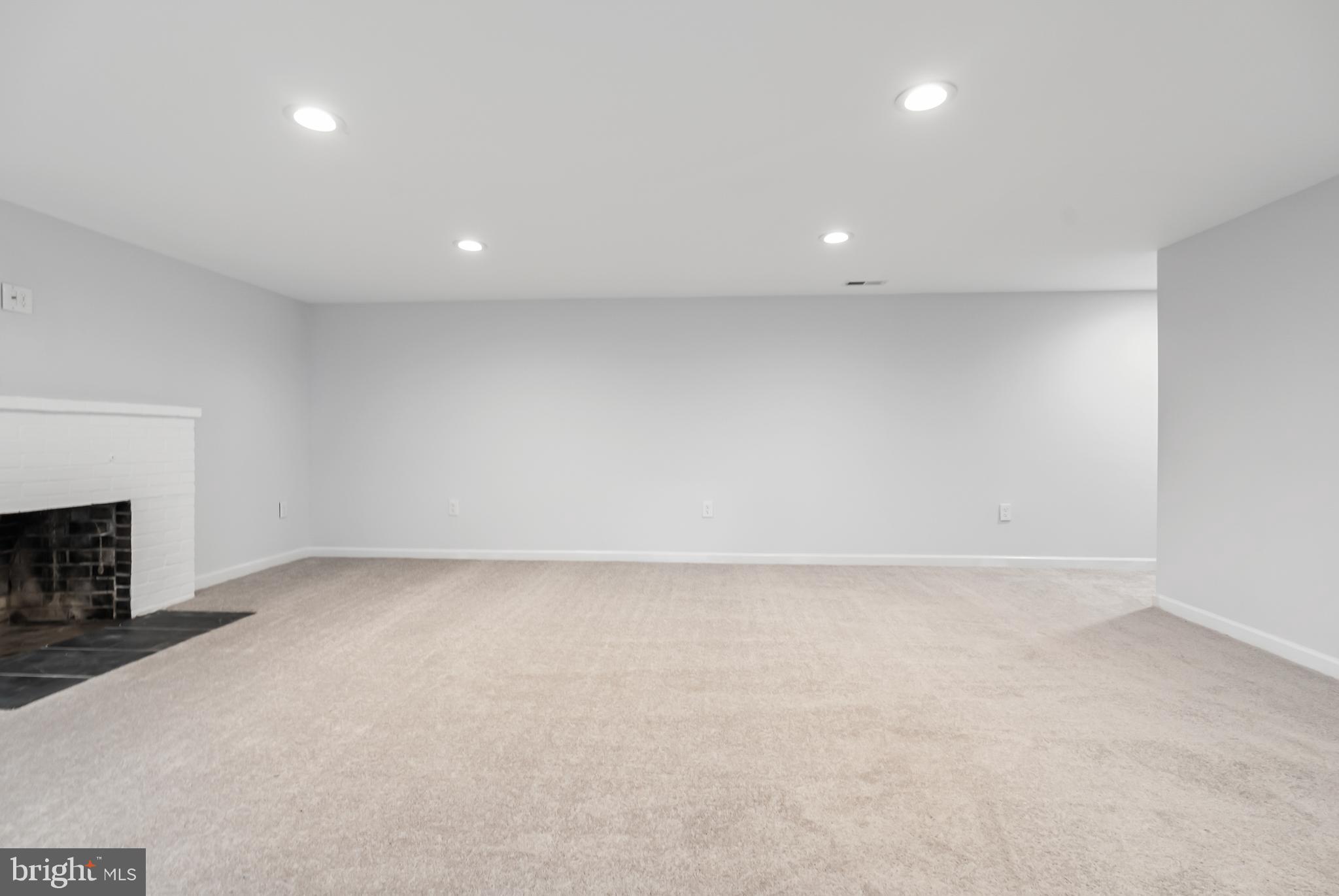 HAMPSTEAD - Residential