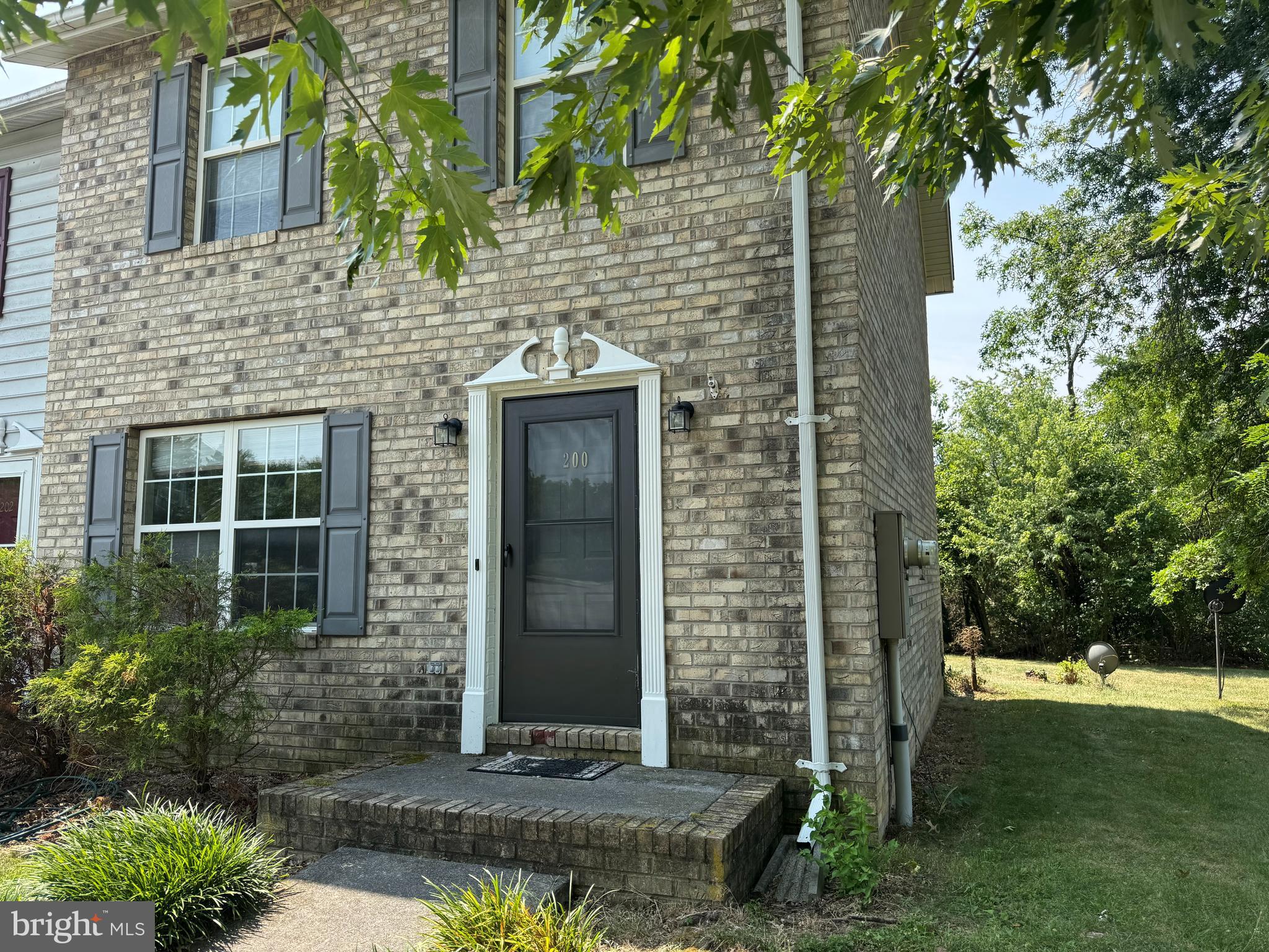 200 FREETON COURT
