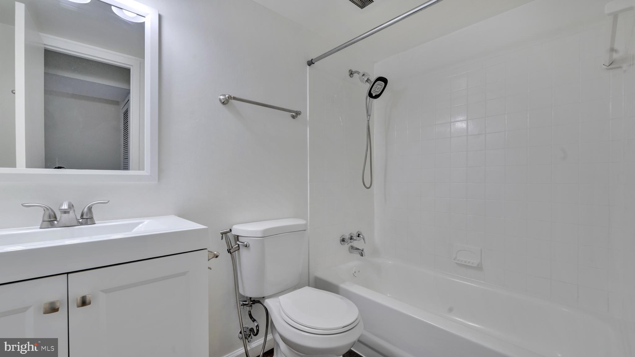 SAXONY SQUARE - Residential