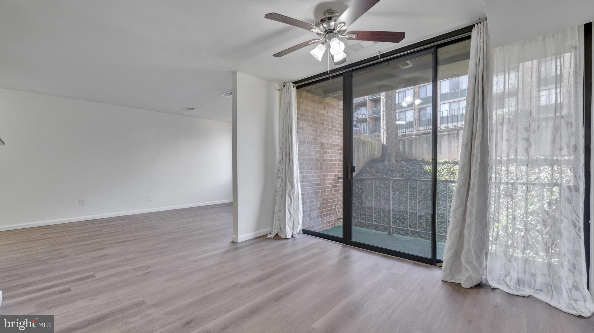 SAXONY SQUARE - Residential