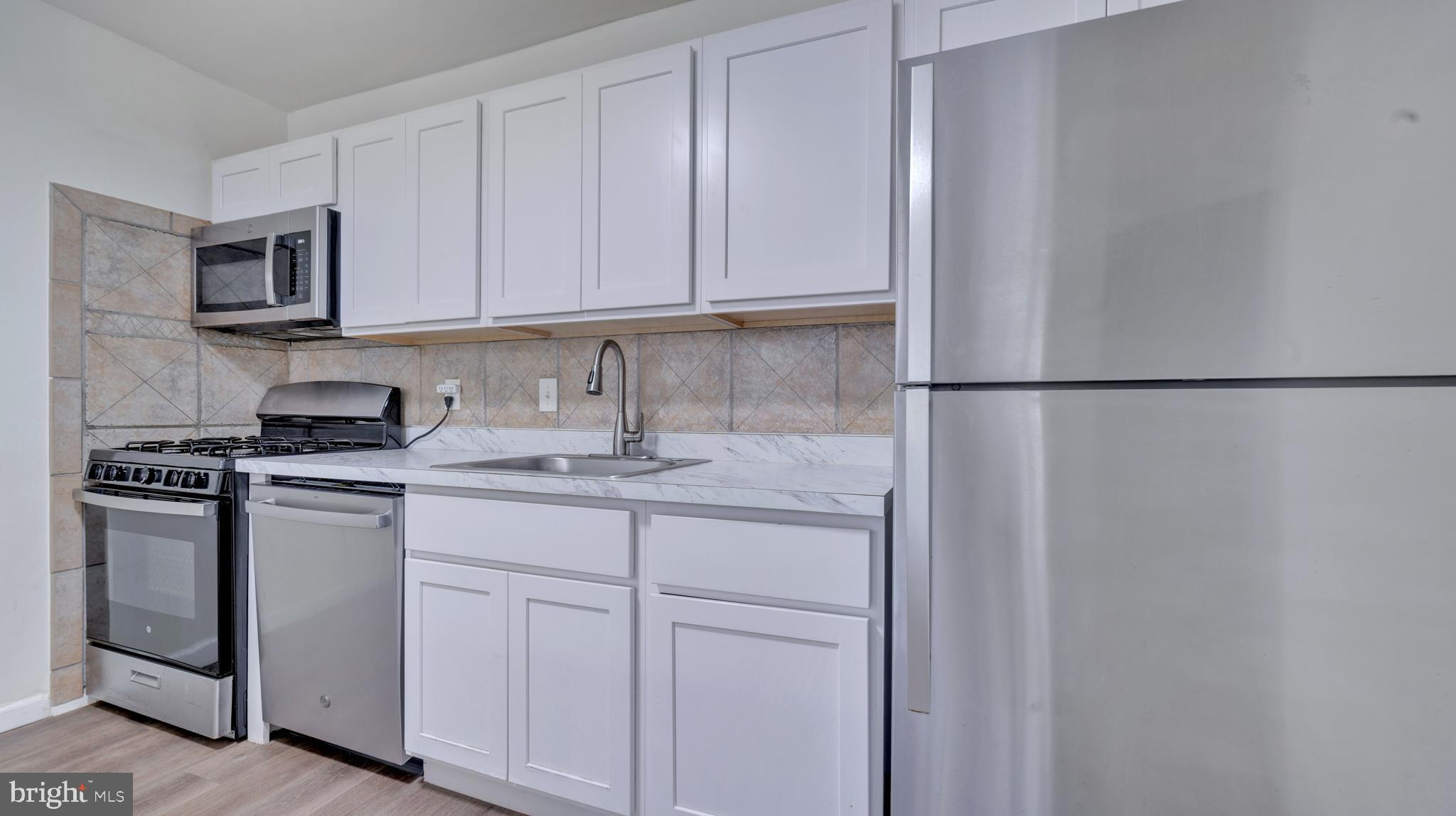 SAXONY SQUARE - Residential