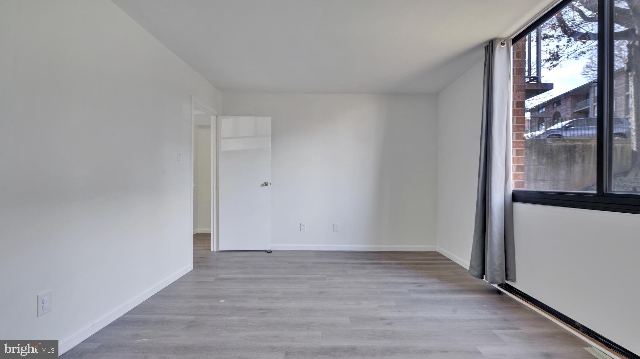 SAXONY SQUARE - Residential