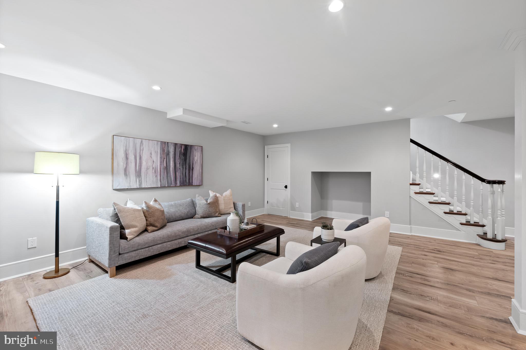 WHITE HORSE - Residential