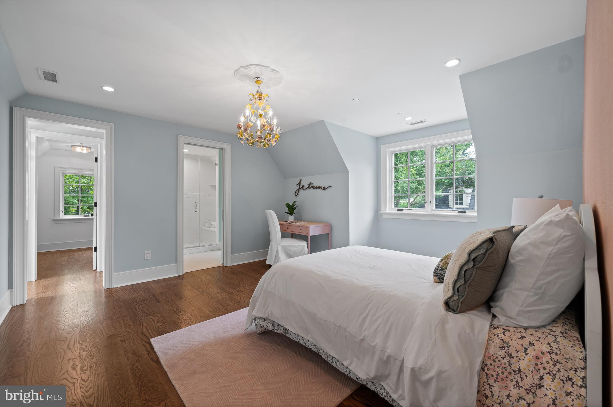 WHITE HORSE - Residential