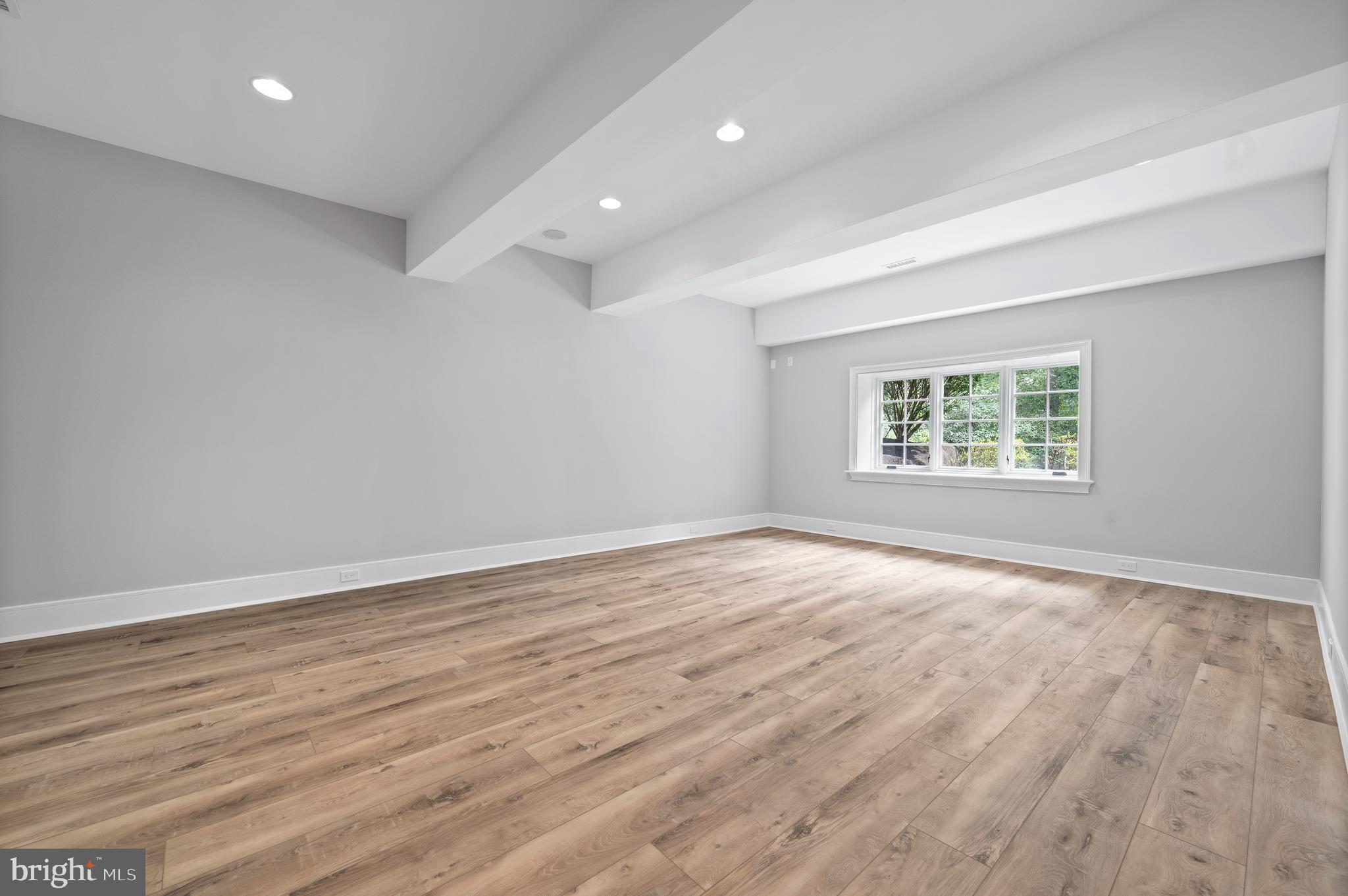 WHITE HORSE - Residential