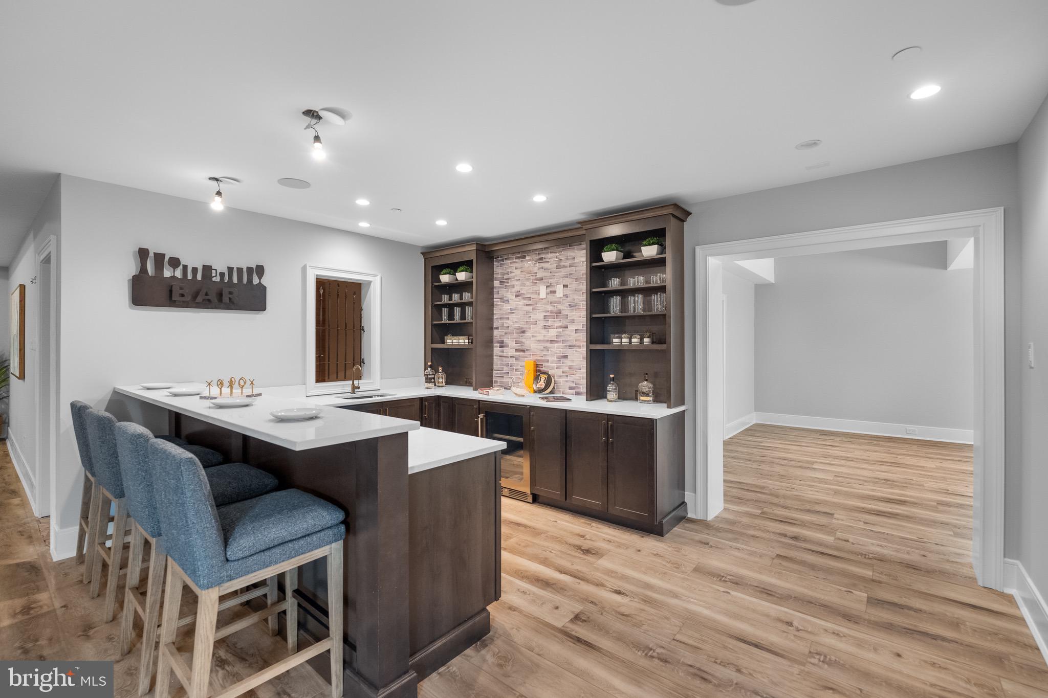 WHITE HORSE - Residential