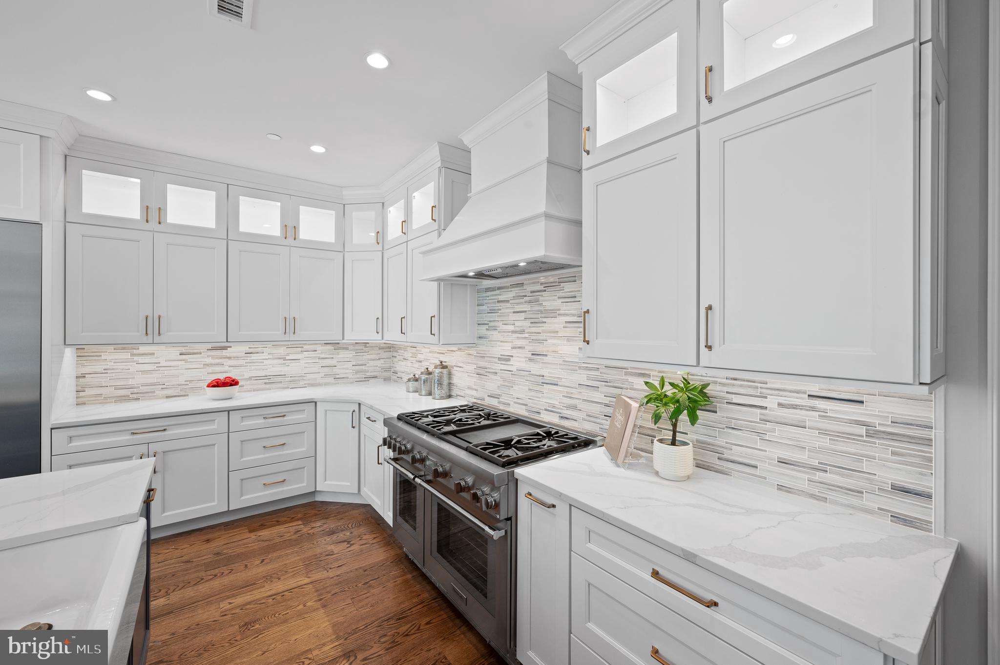 WHITE HORSE - Residential