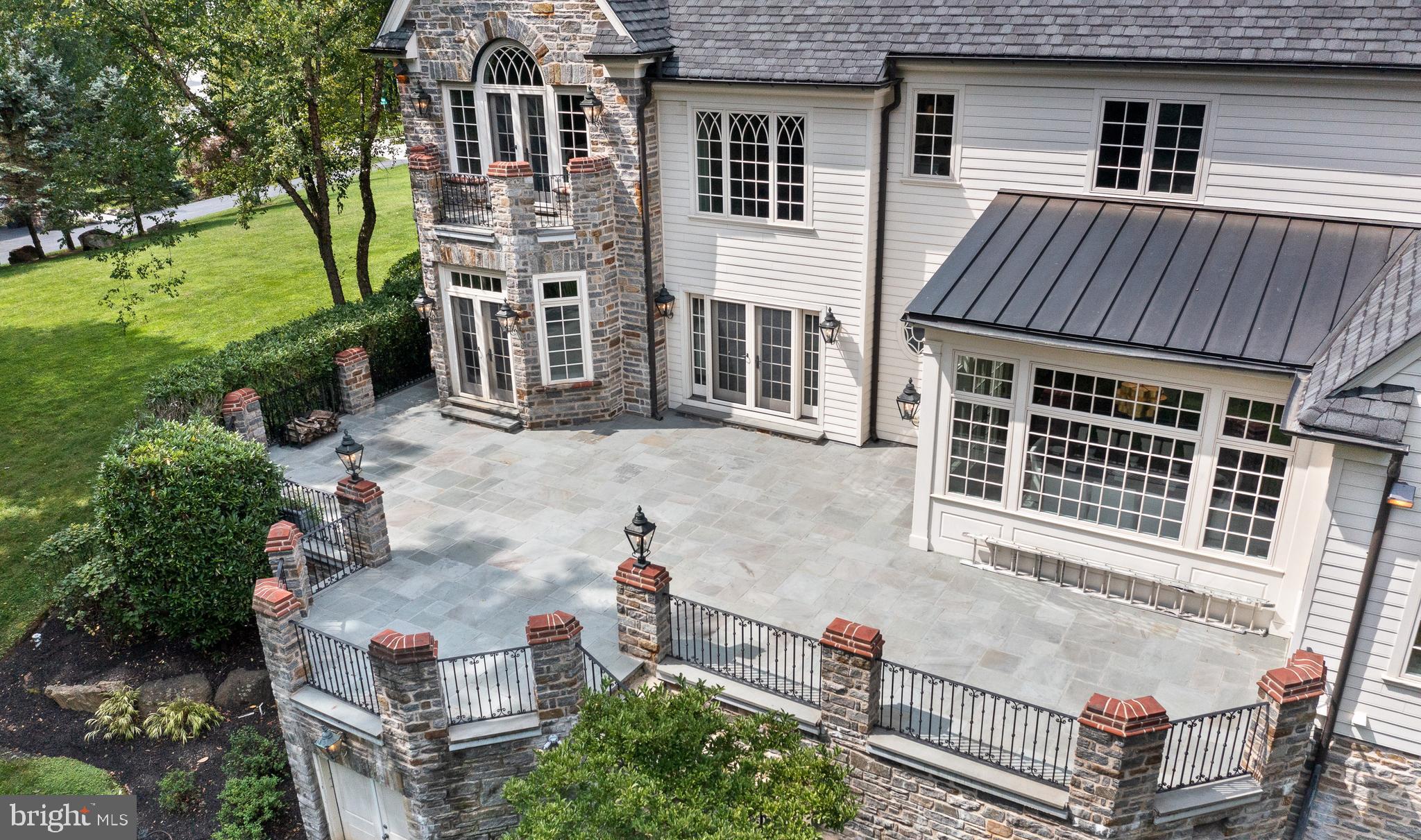 WHITE HORSE - Residential