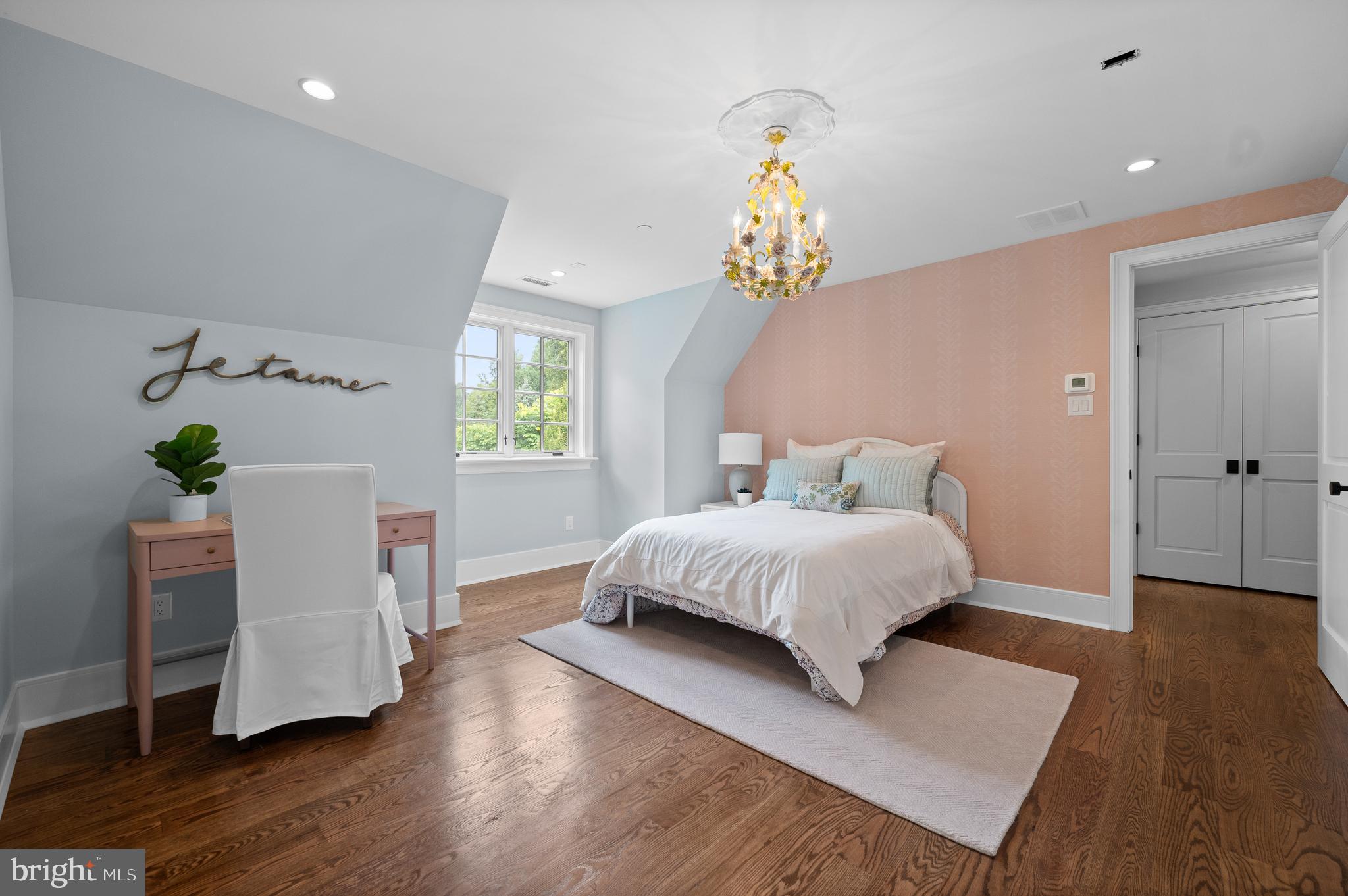 WHITE HORSE - Residential