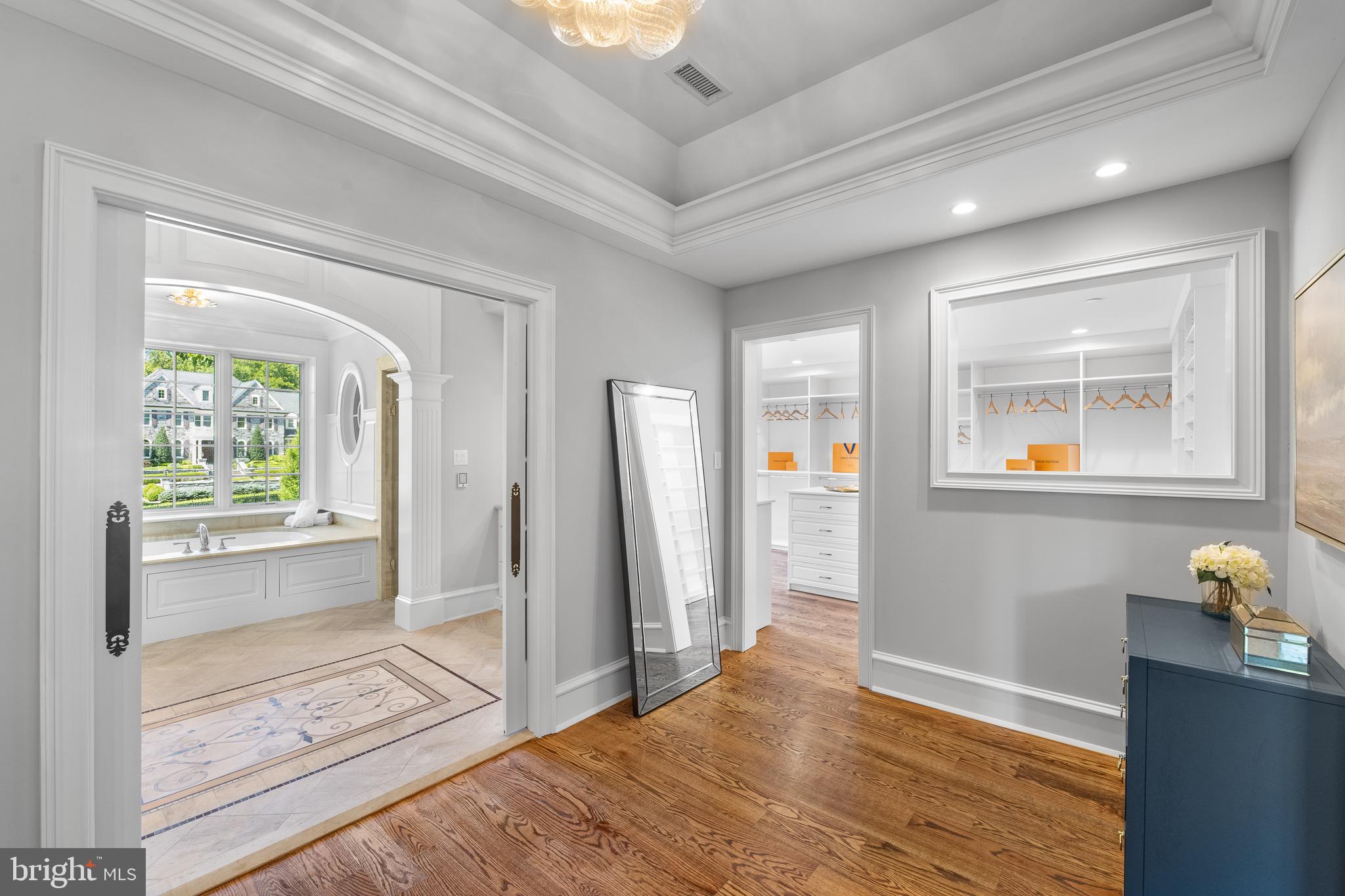 WHITE HORSE - Residential