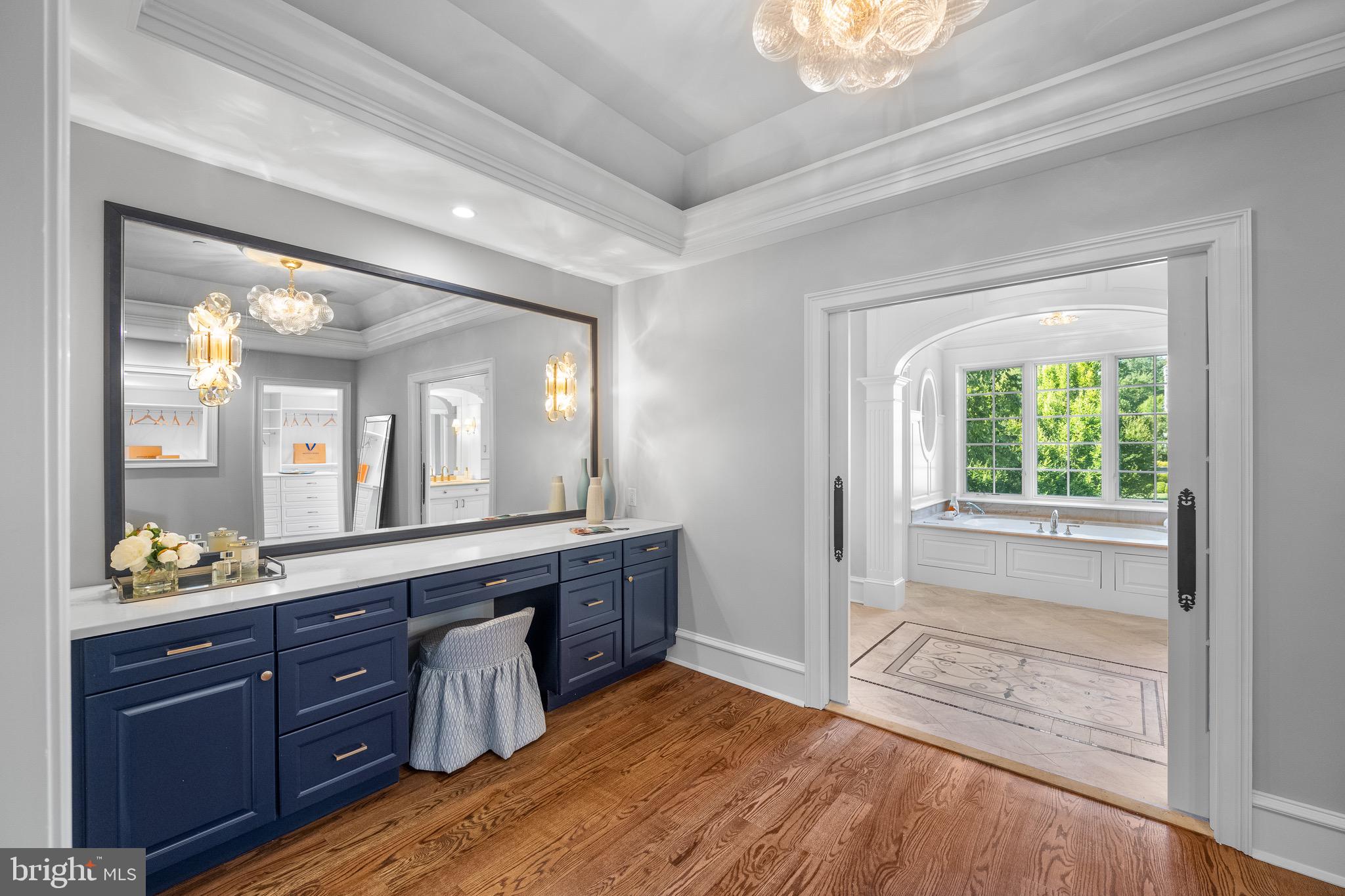 WHITE HORSE - Residential