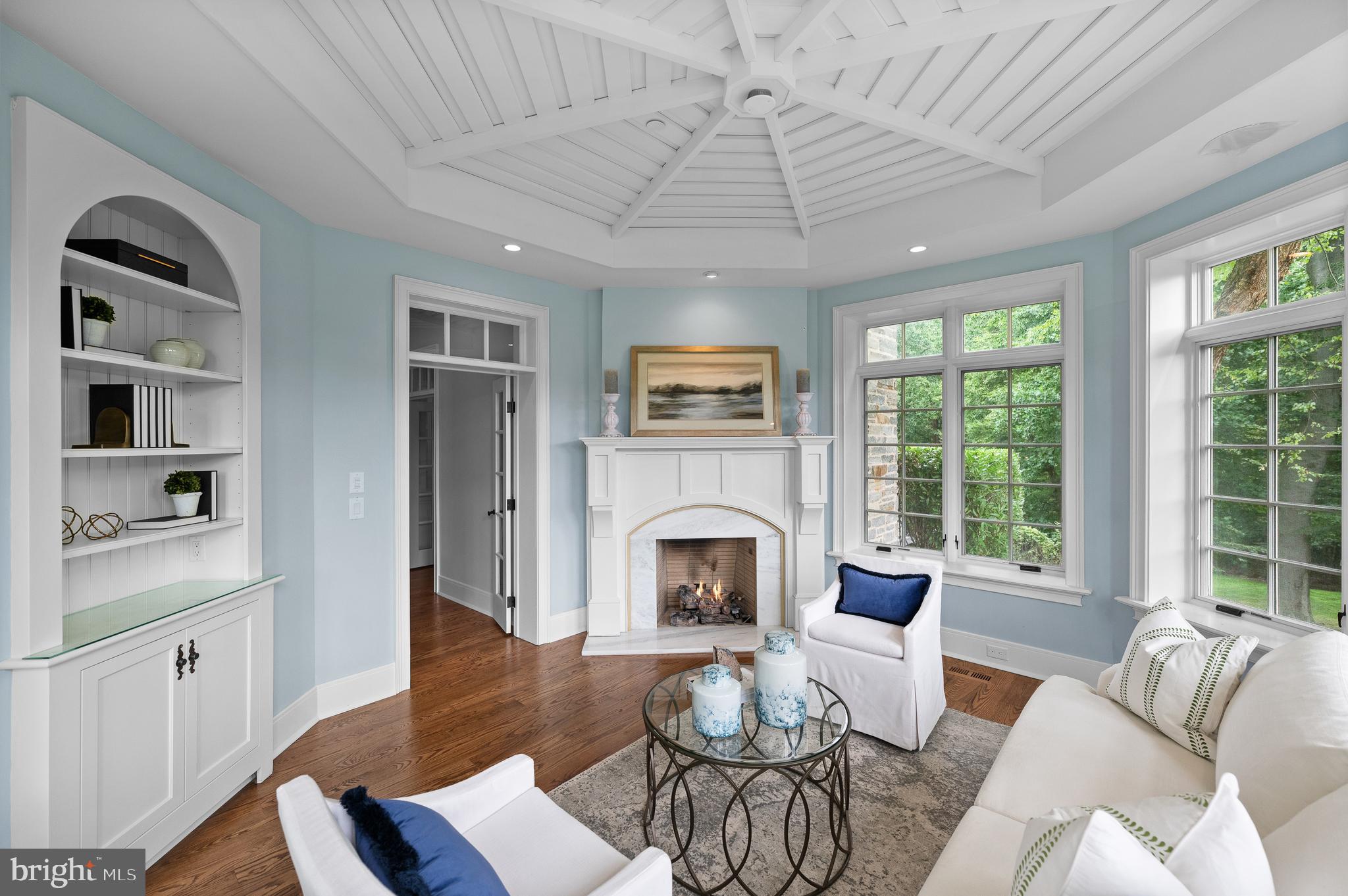 WHITE HORSE - Residential