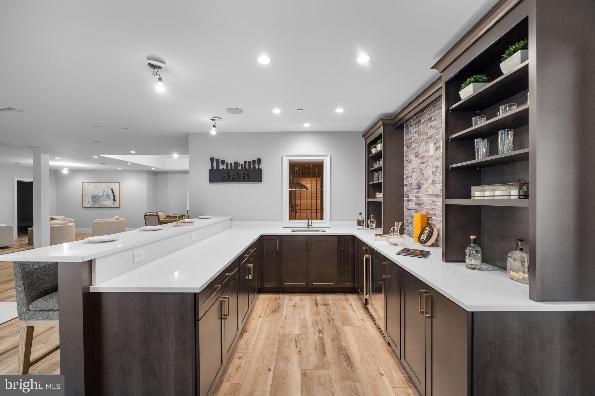 WHITE HORSE - Residential