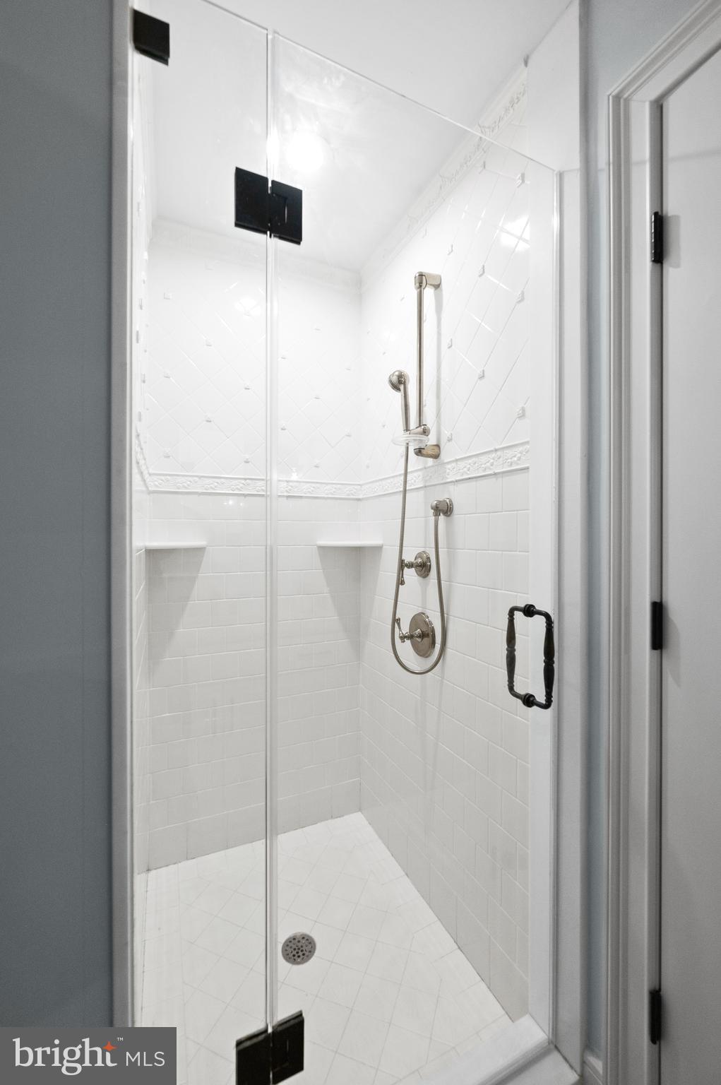 WHITE HORSE - Residential