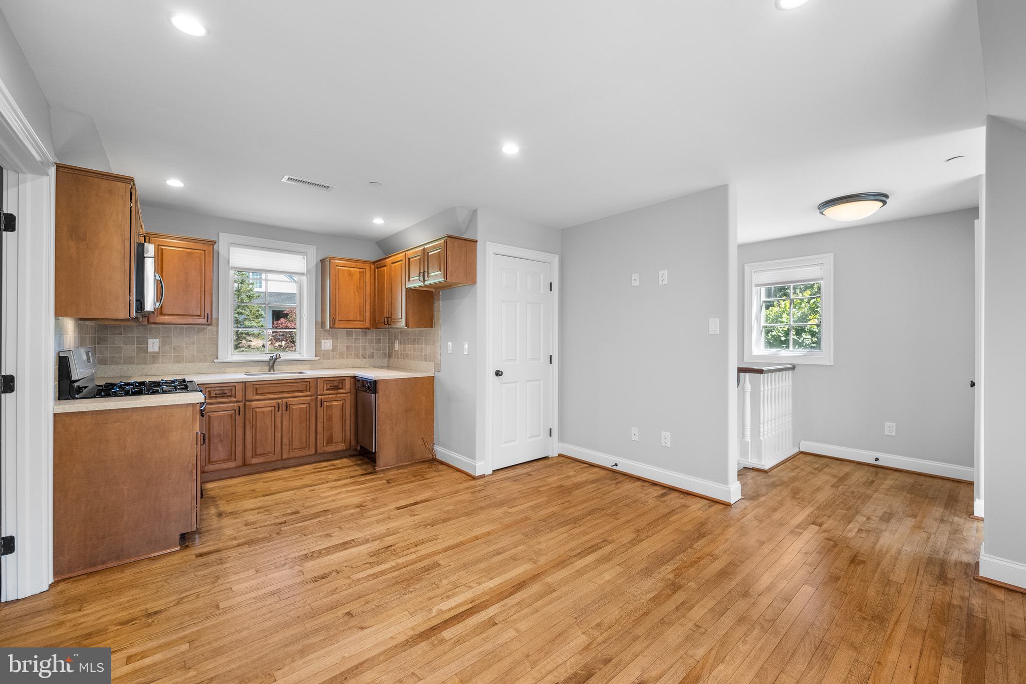 WHITE HORSE - Residential