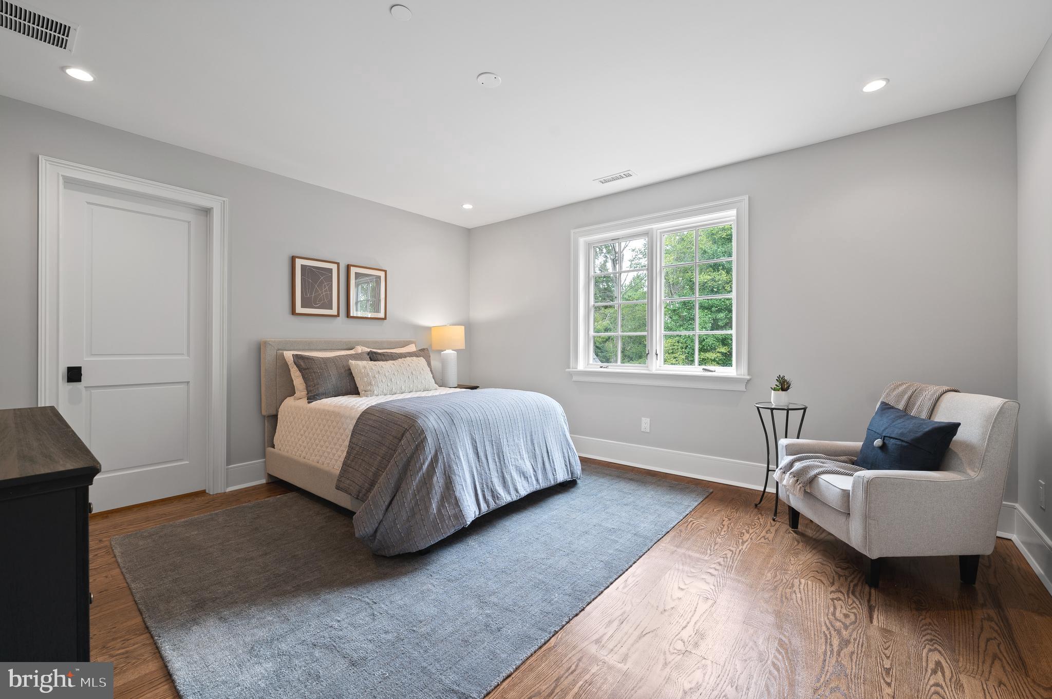 WHITE HORSE - Residential