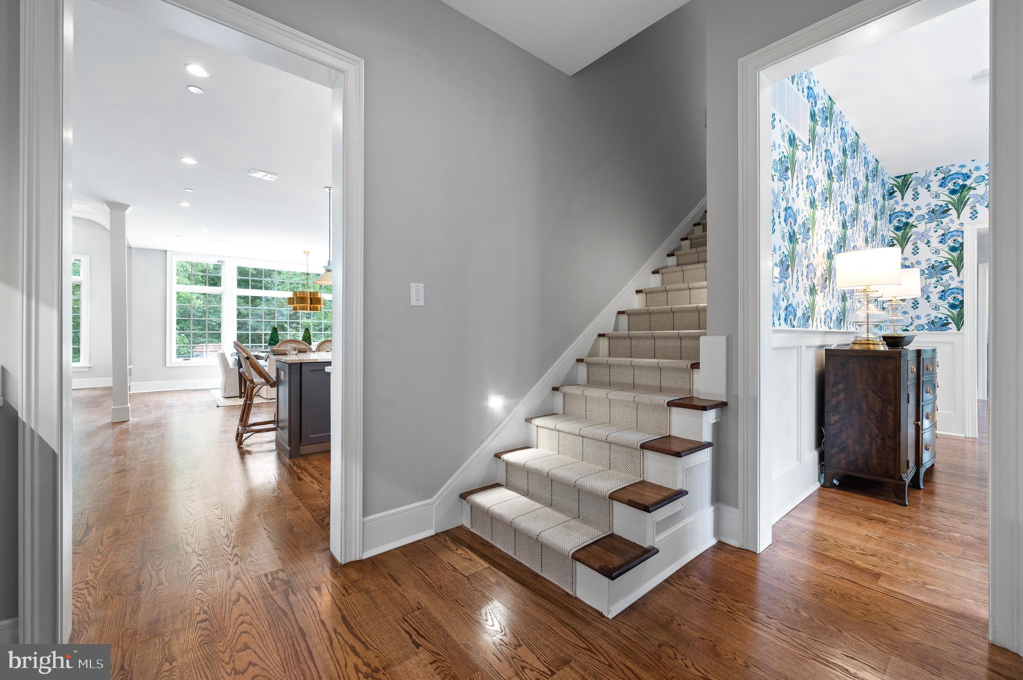 WHITE HORSE - Residential