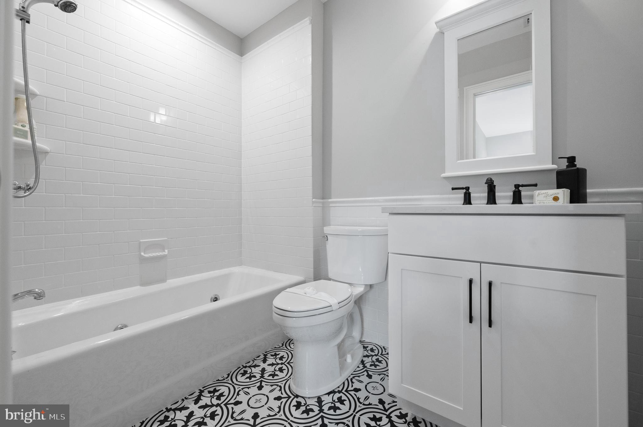 WHITE HORSE - Residential