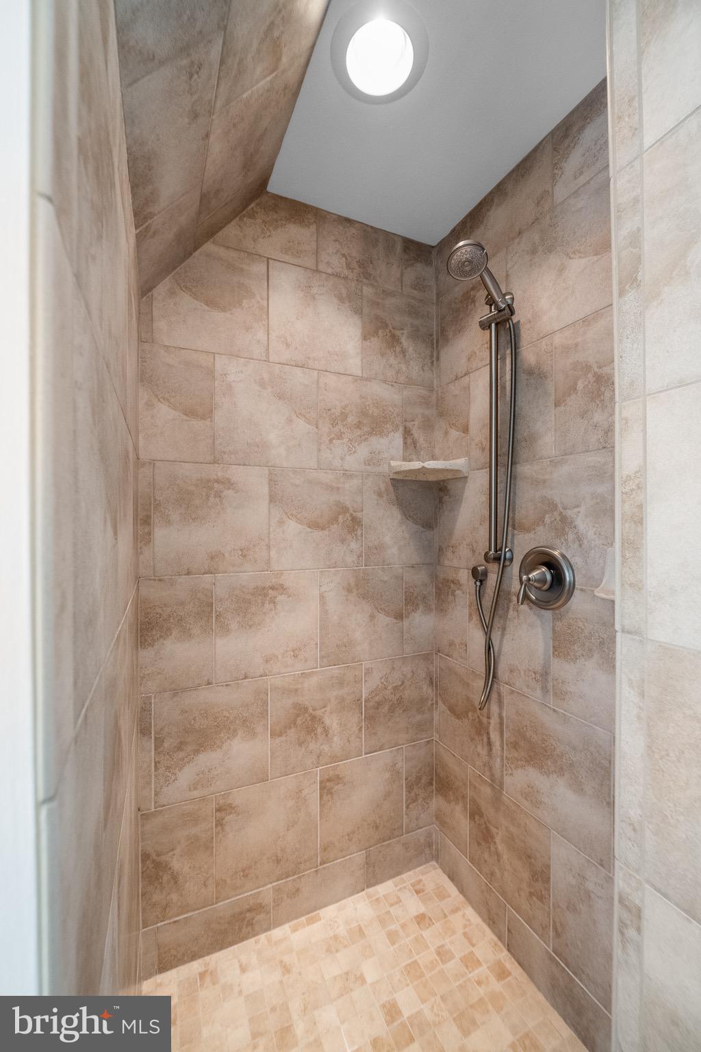 WHITE HORSE - Residential