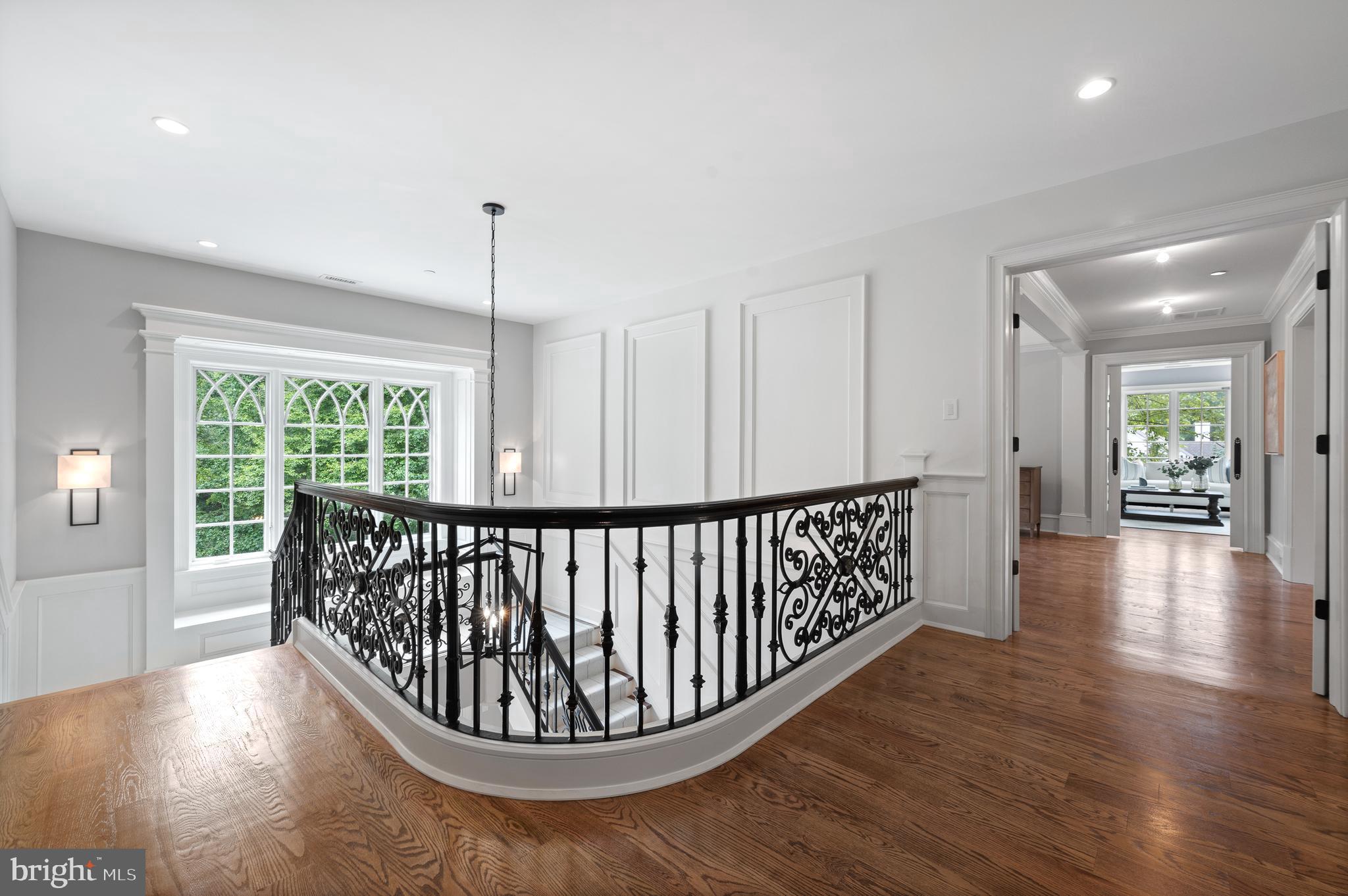 WHITE HORSE - Residential