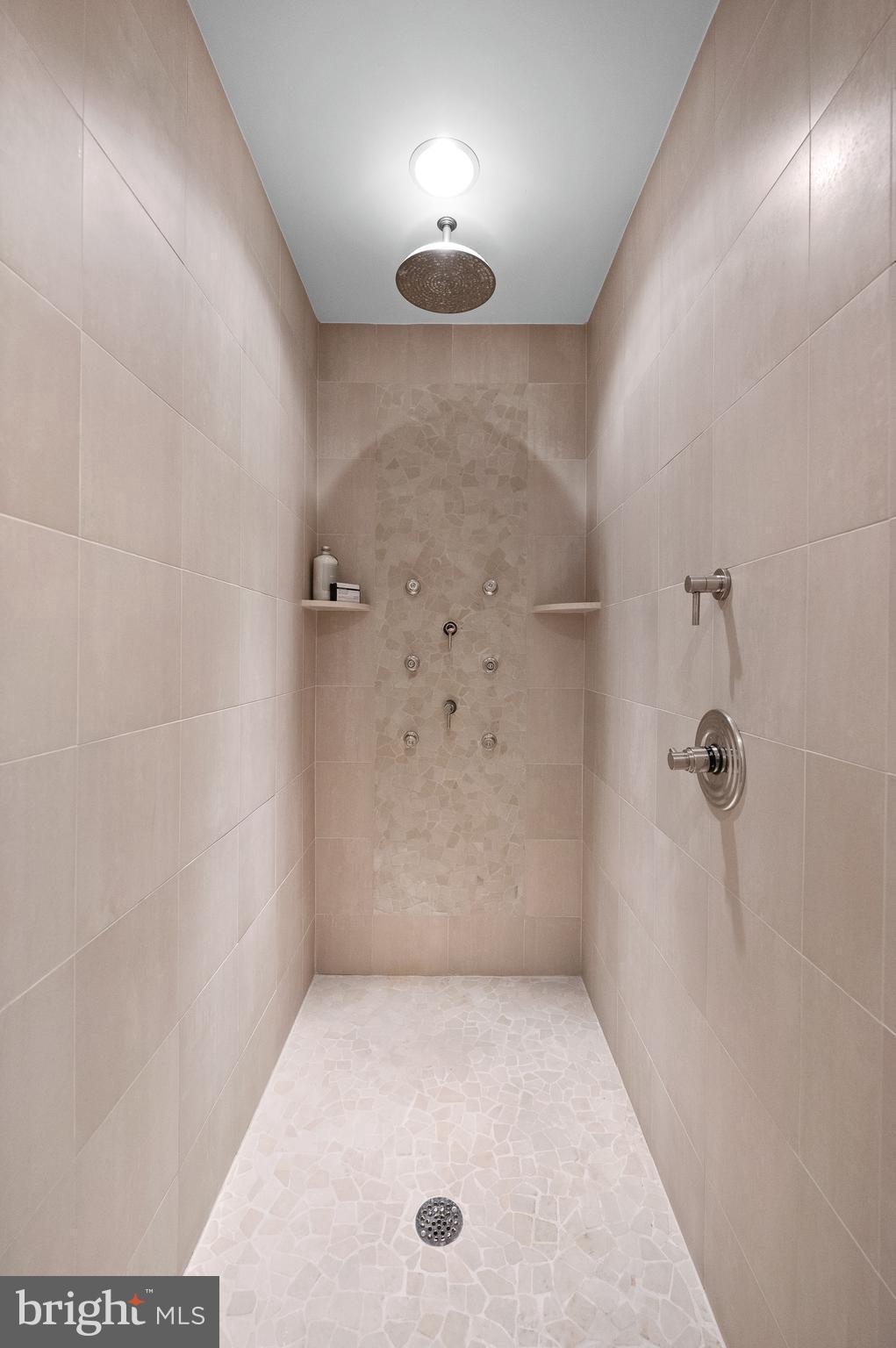 WHITE HORSE - Residential