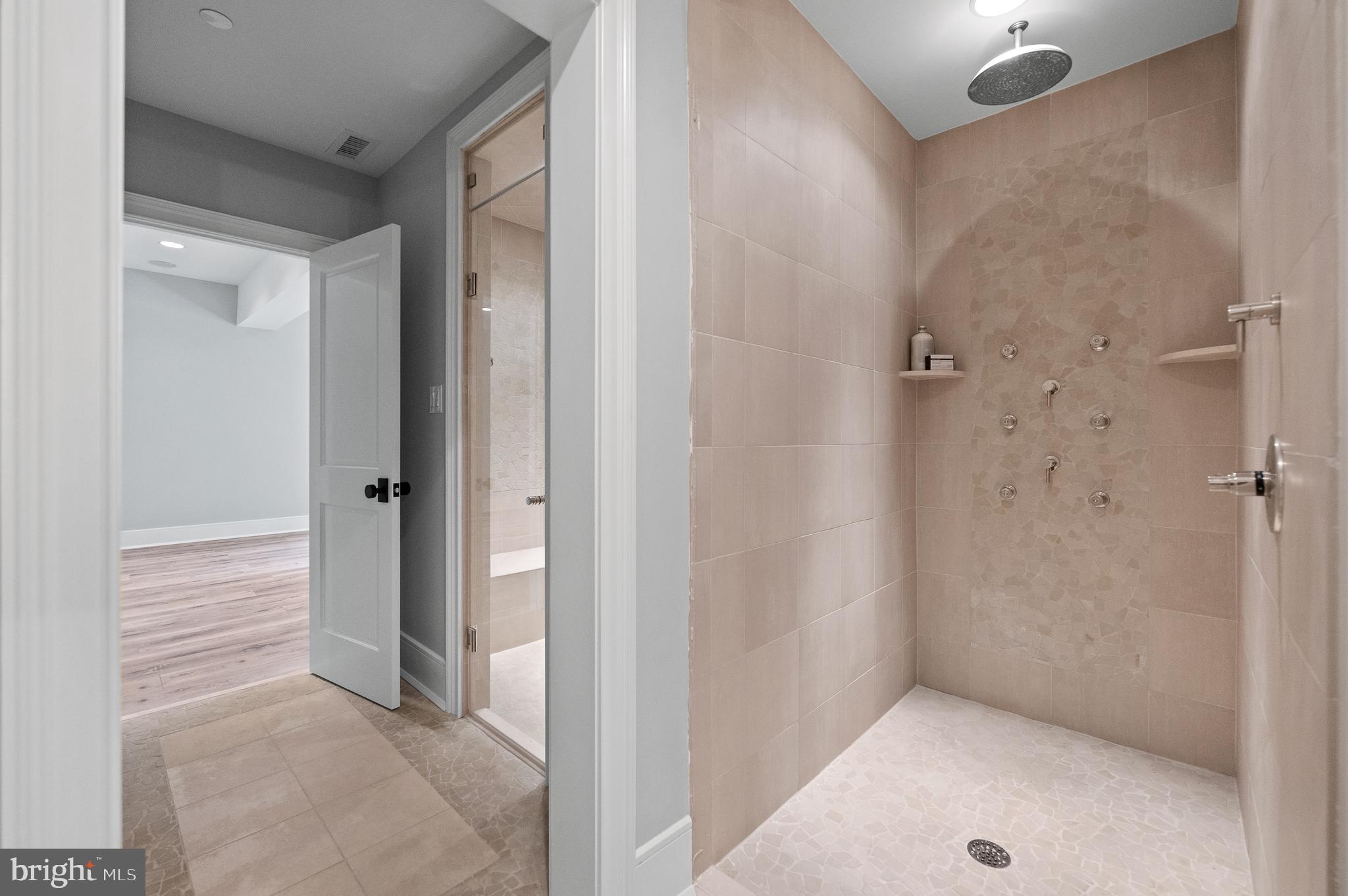 WHITE HORSE - Residential