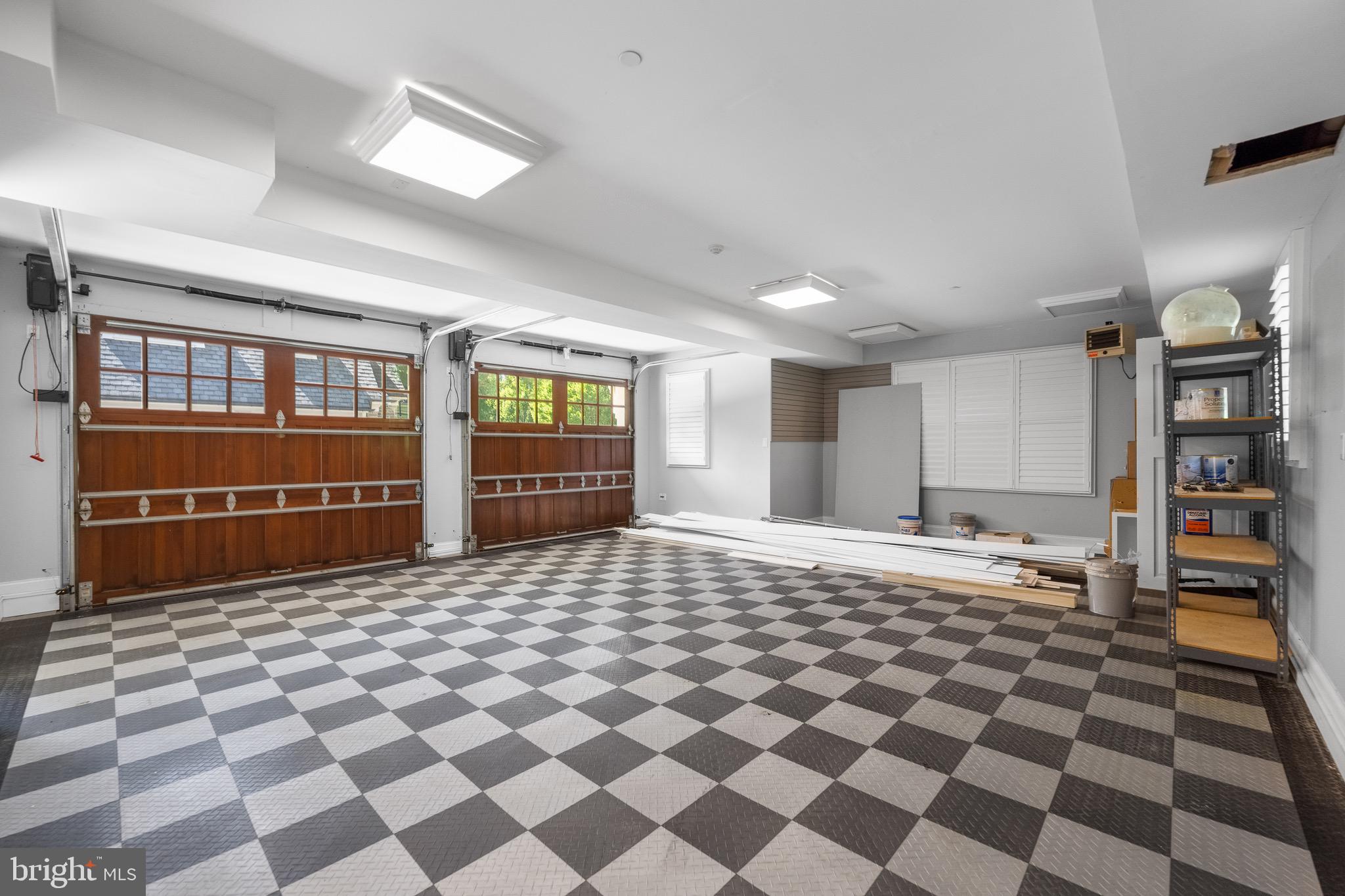 WHITE HORSE - Residential