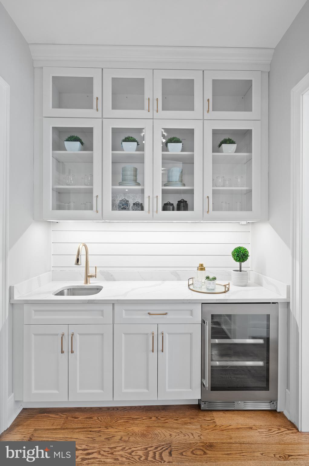 WHITE HORSE - Residential