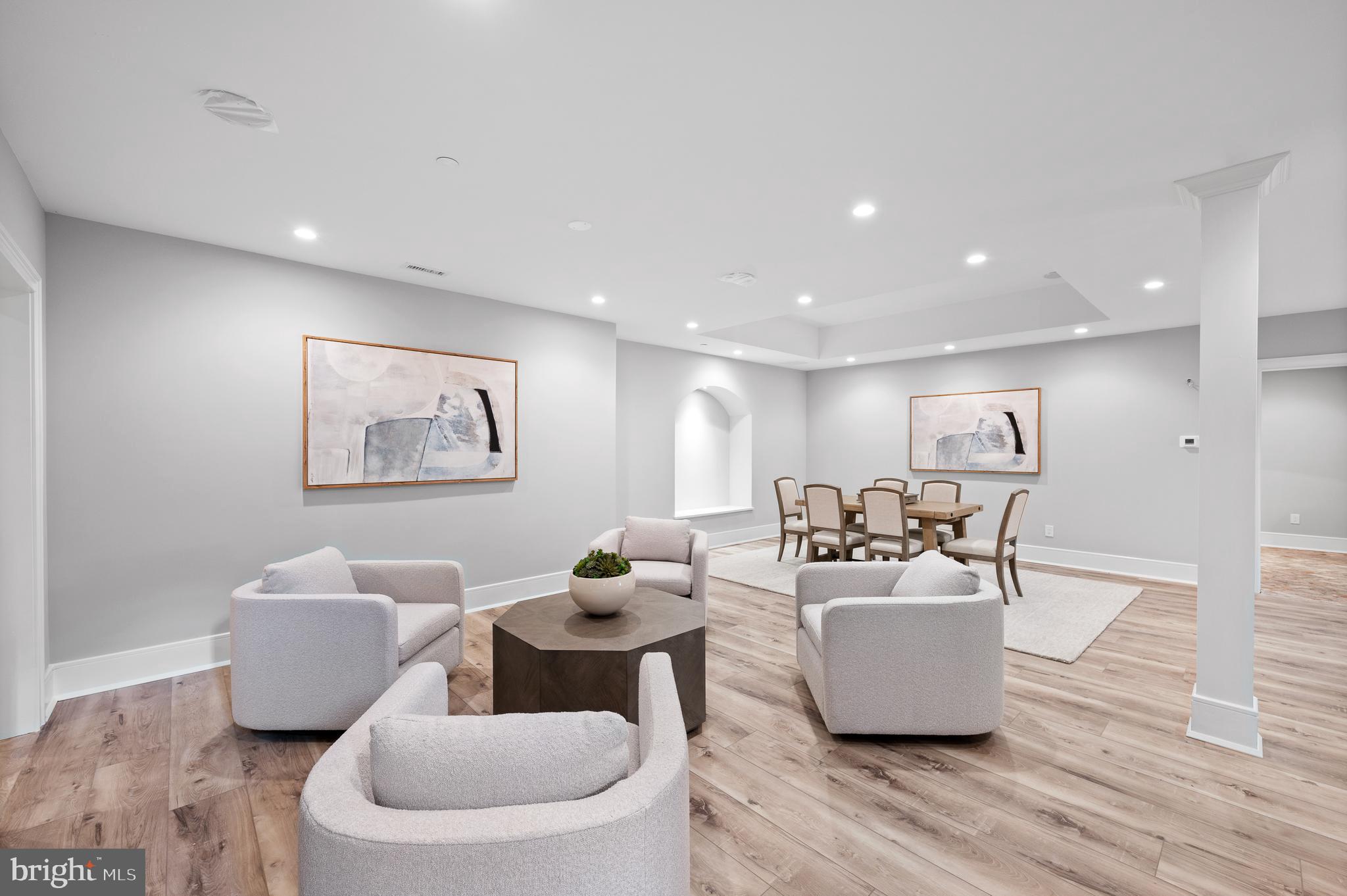 WHITE HORSE - Residential