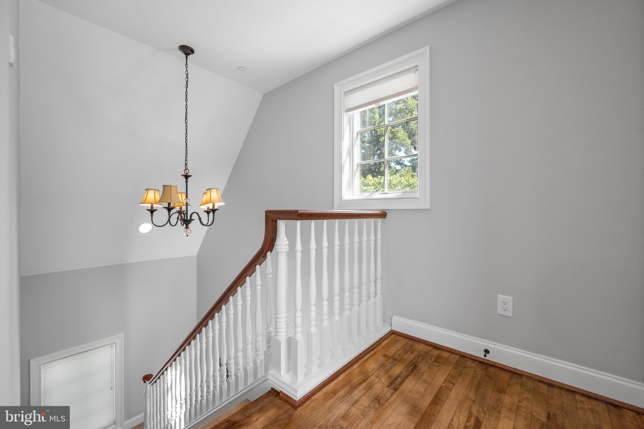 WHITE HORSE - Residential