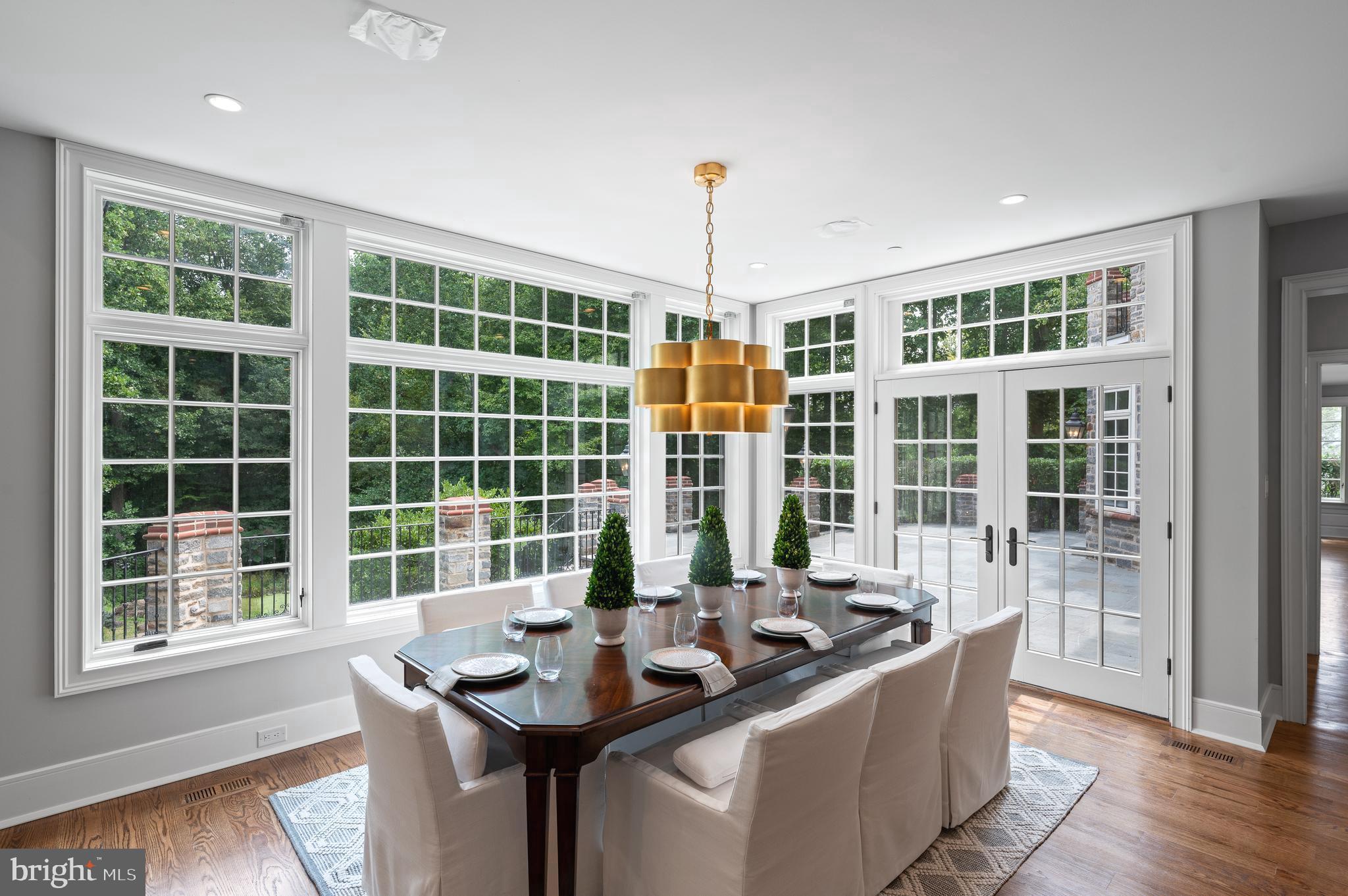 WHITE HORSE - Residential