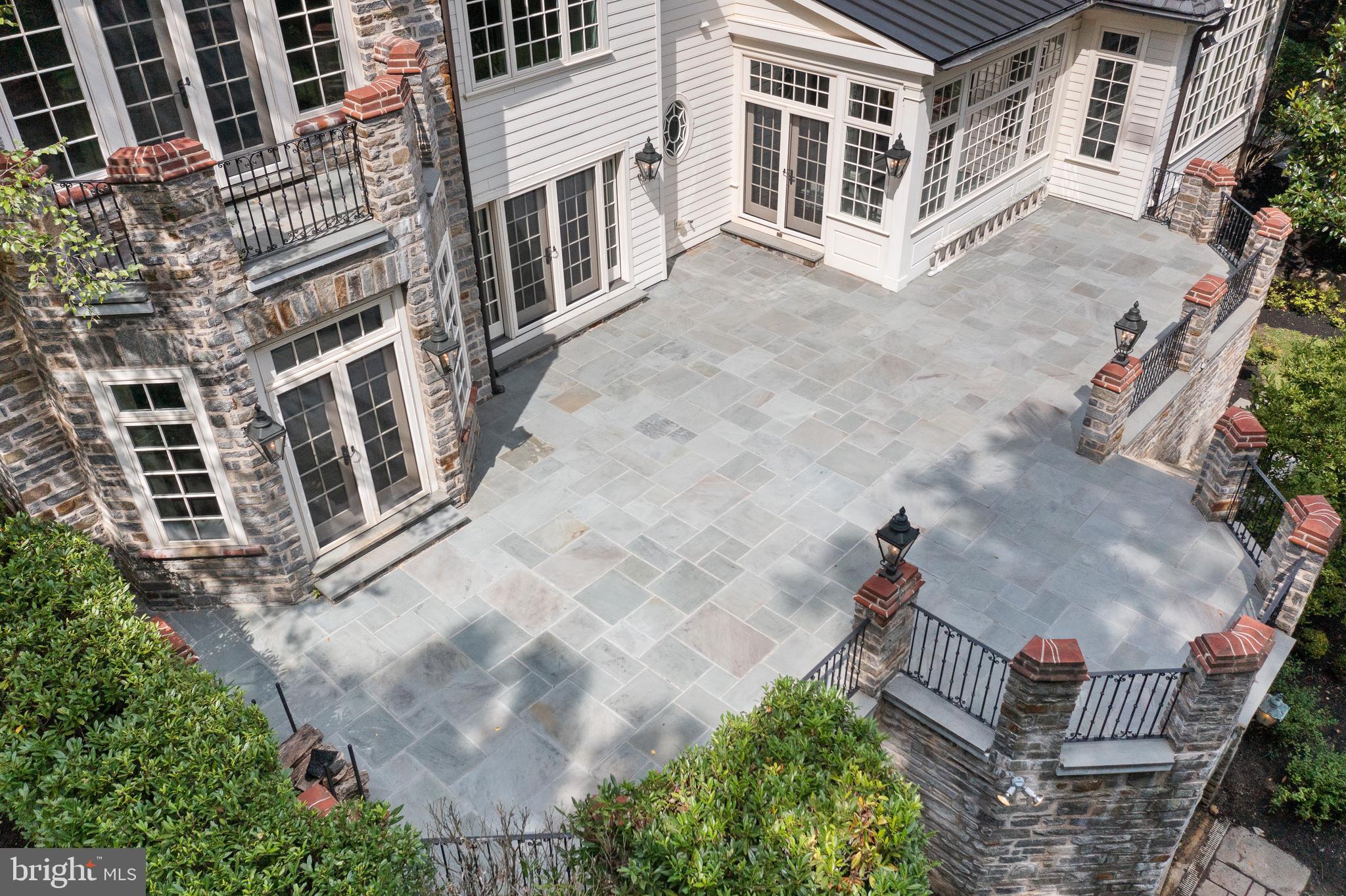 WHITE HORSE - Residential