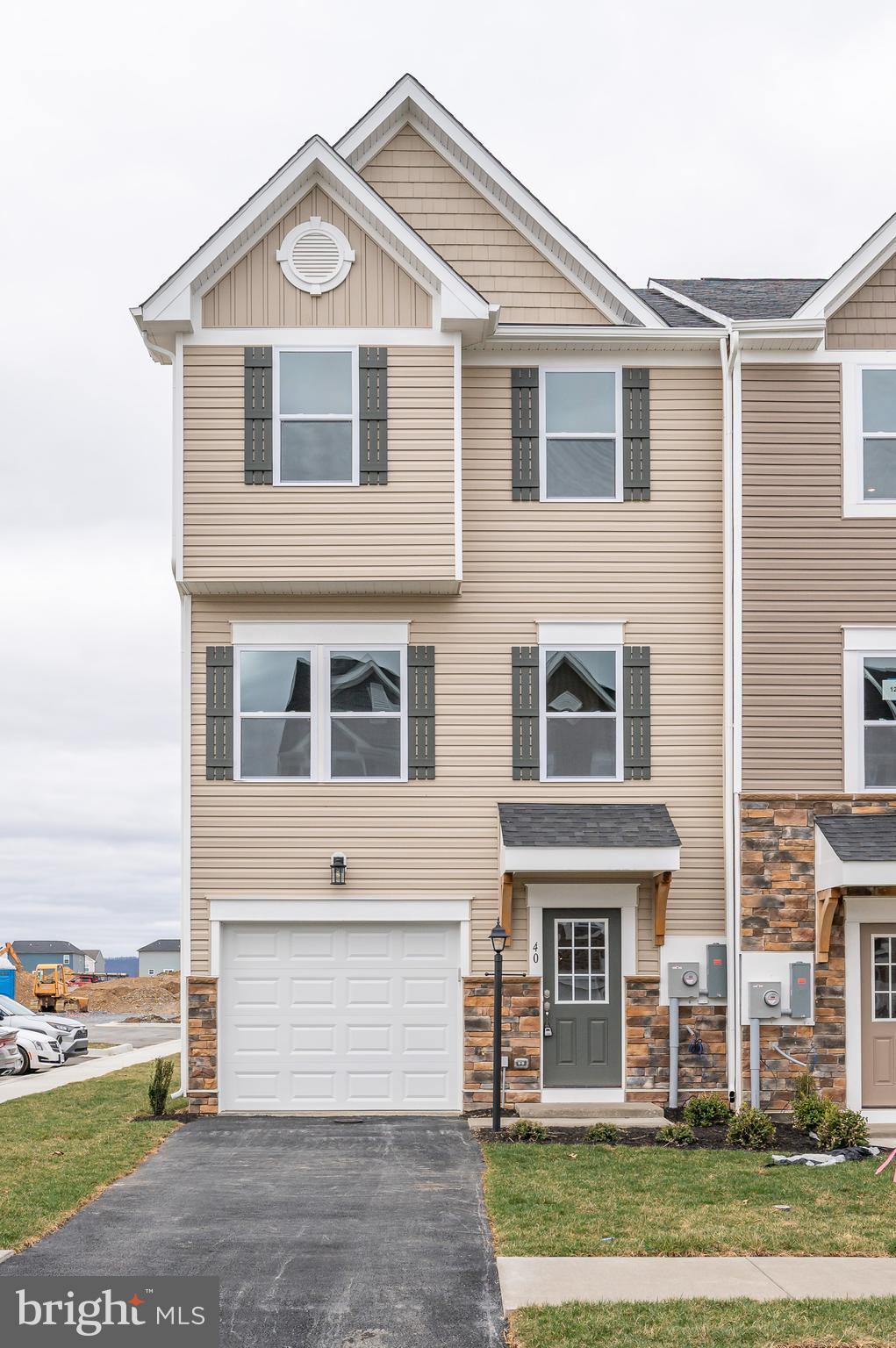 SOUTH BROOK - Residential Lease