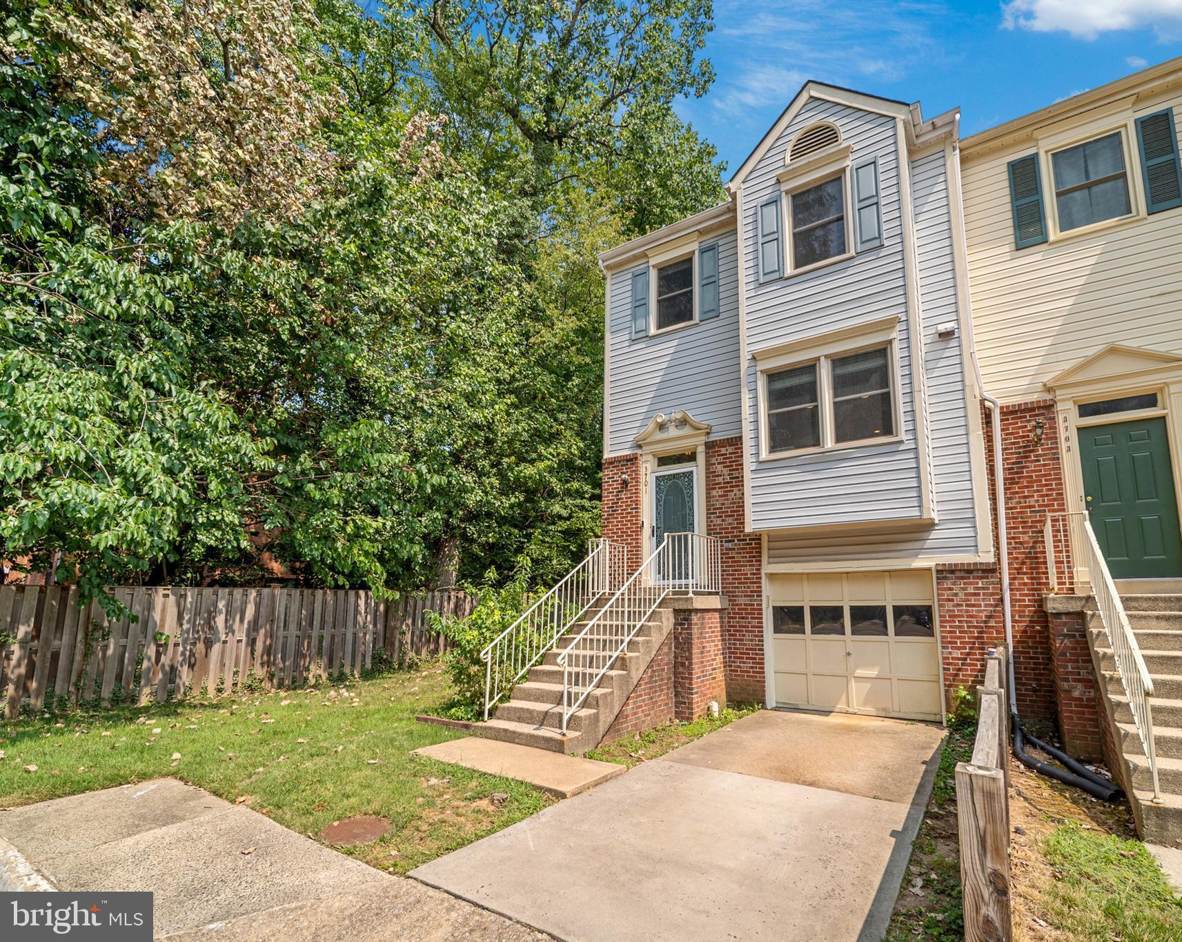 3701 ROXBURY LANE