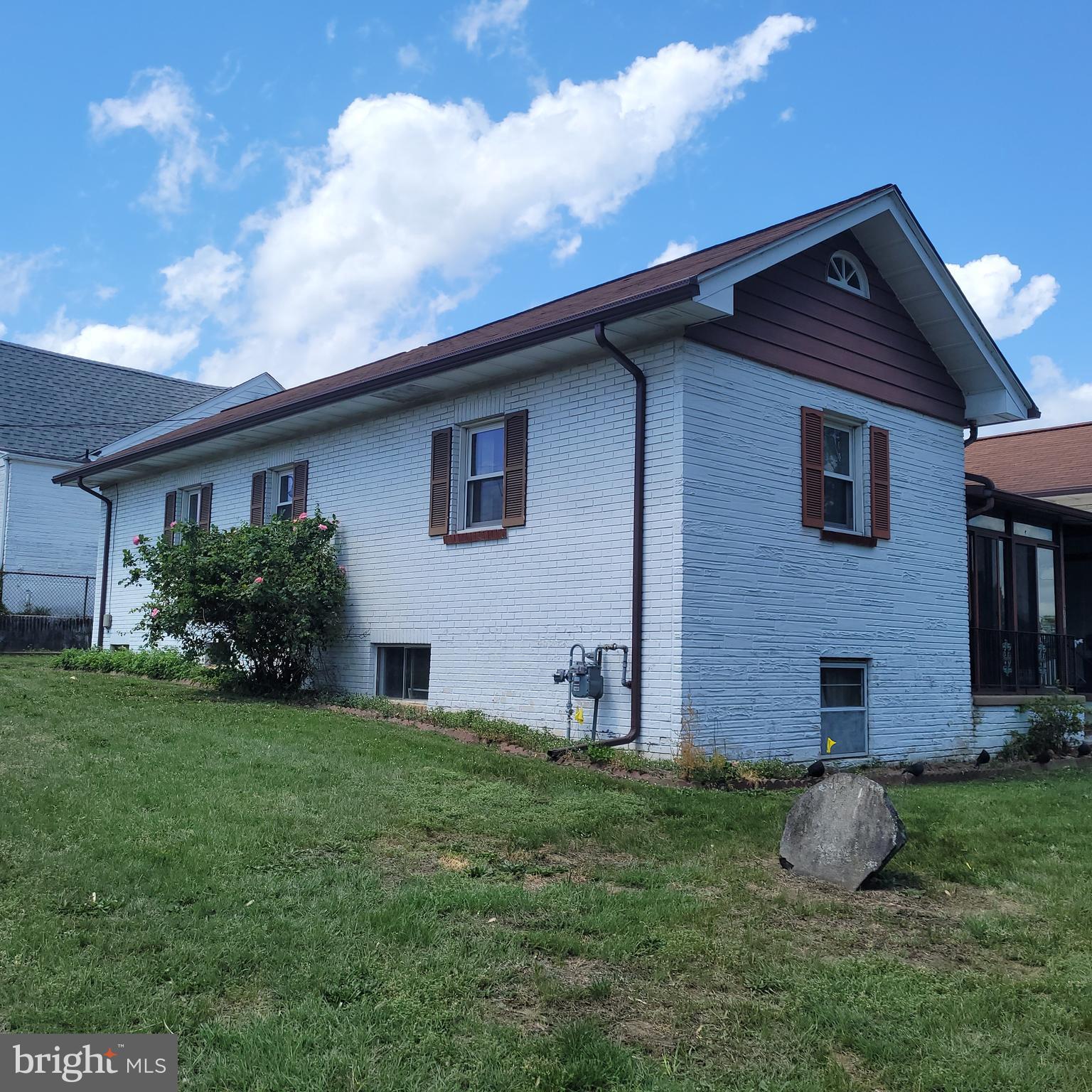 901 CENTRAL AVENUE