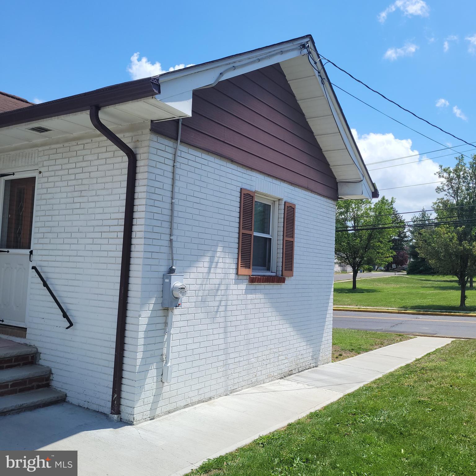 901 CENTRAL AVENUE