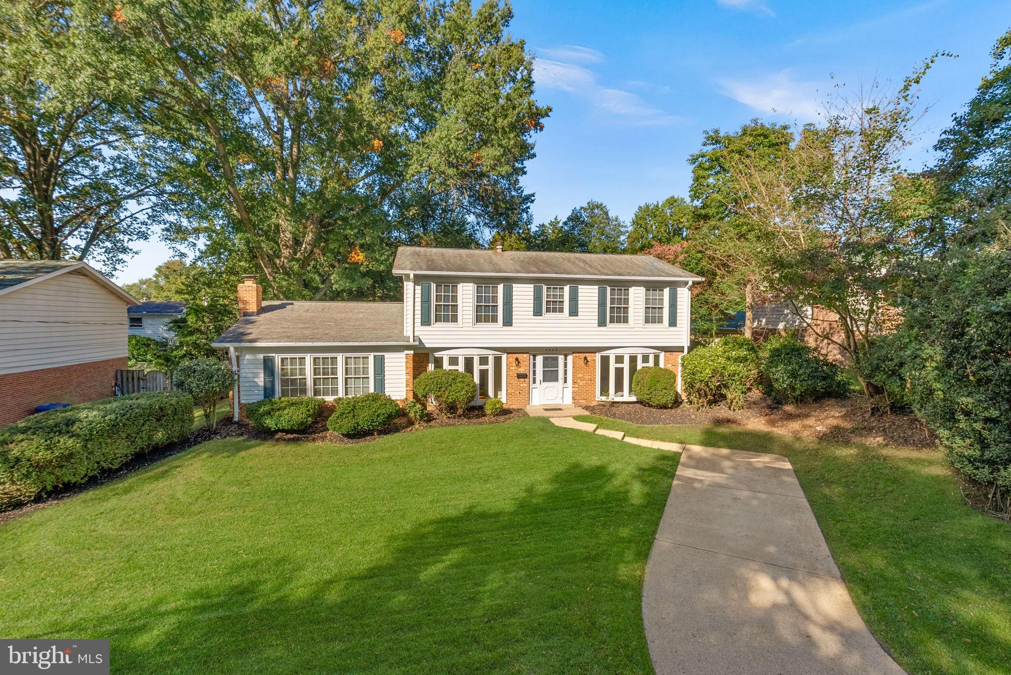 4822 KING RICHARD DRIVE