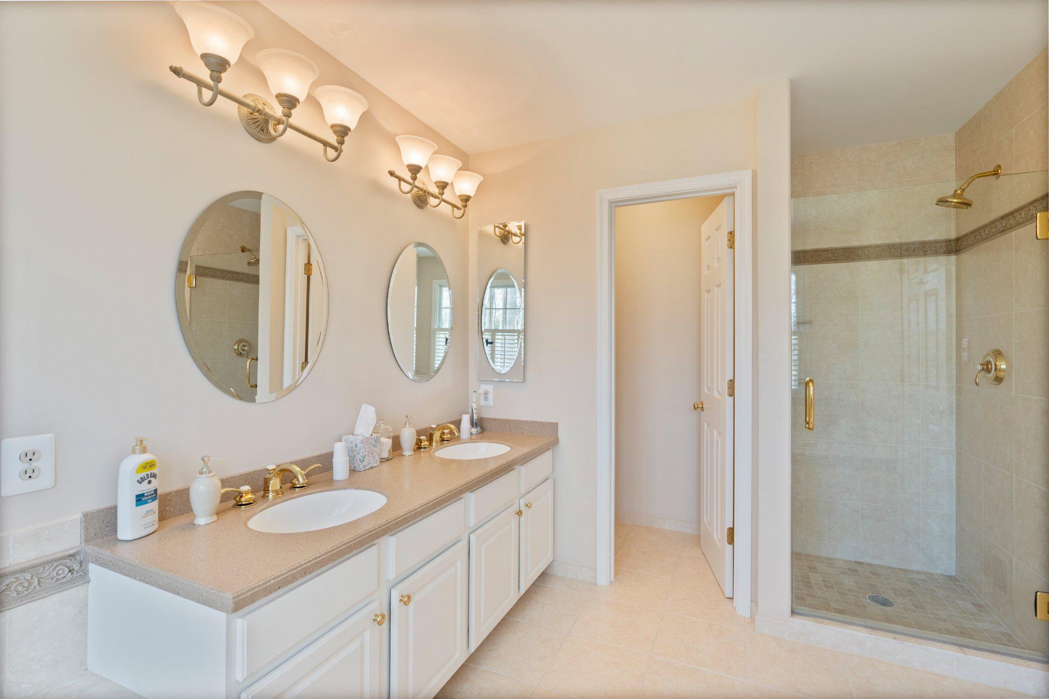 VINEYARD OAK - Residential