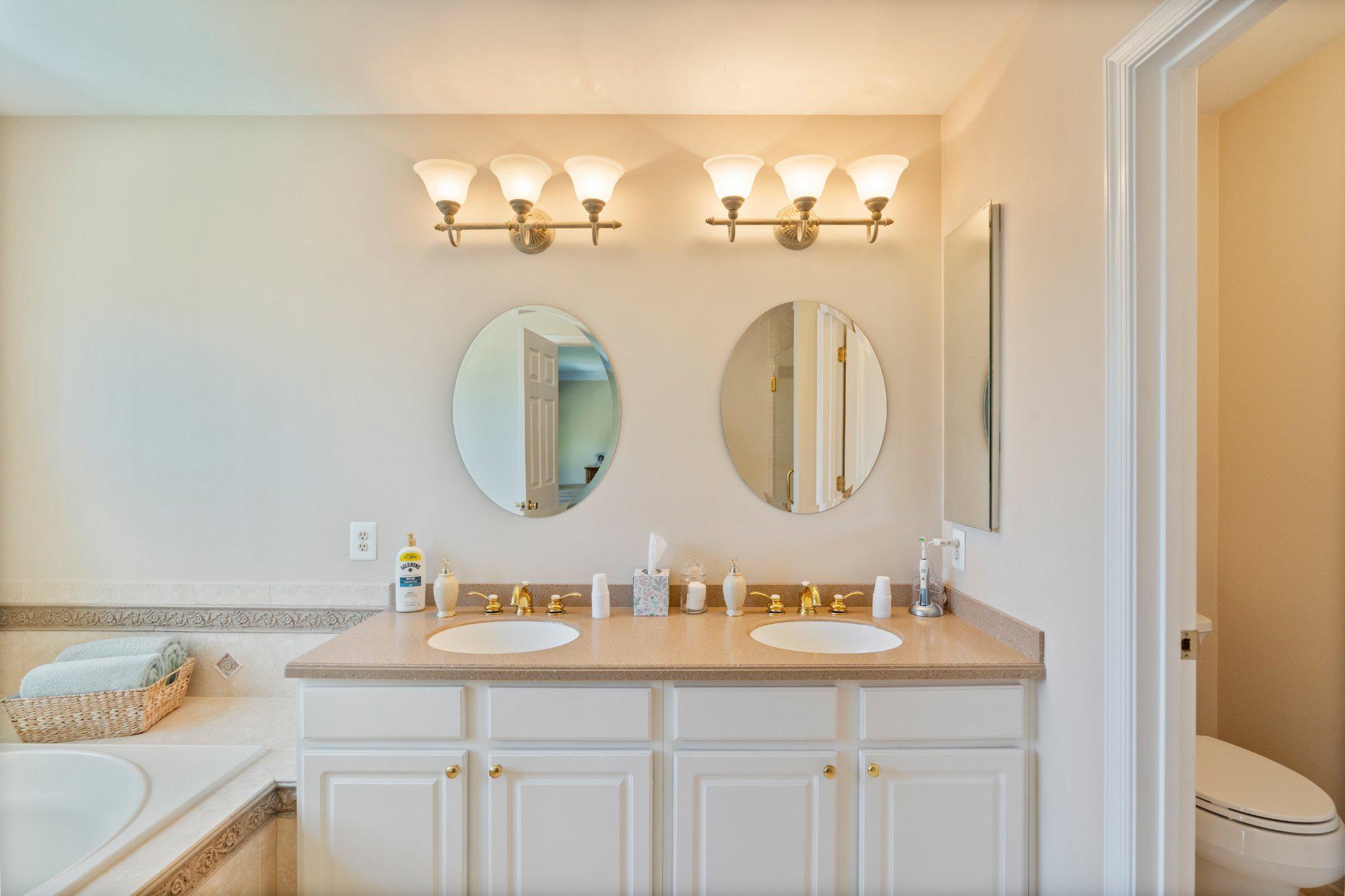 VINEYARD OAK - Residential