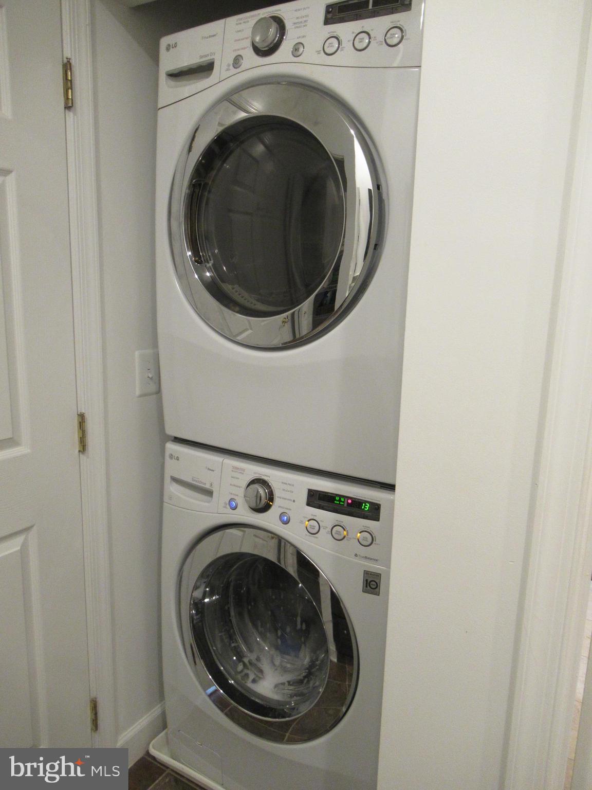 COURTHOUSE HILL - Residential Lease