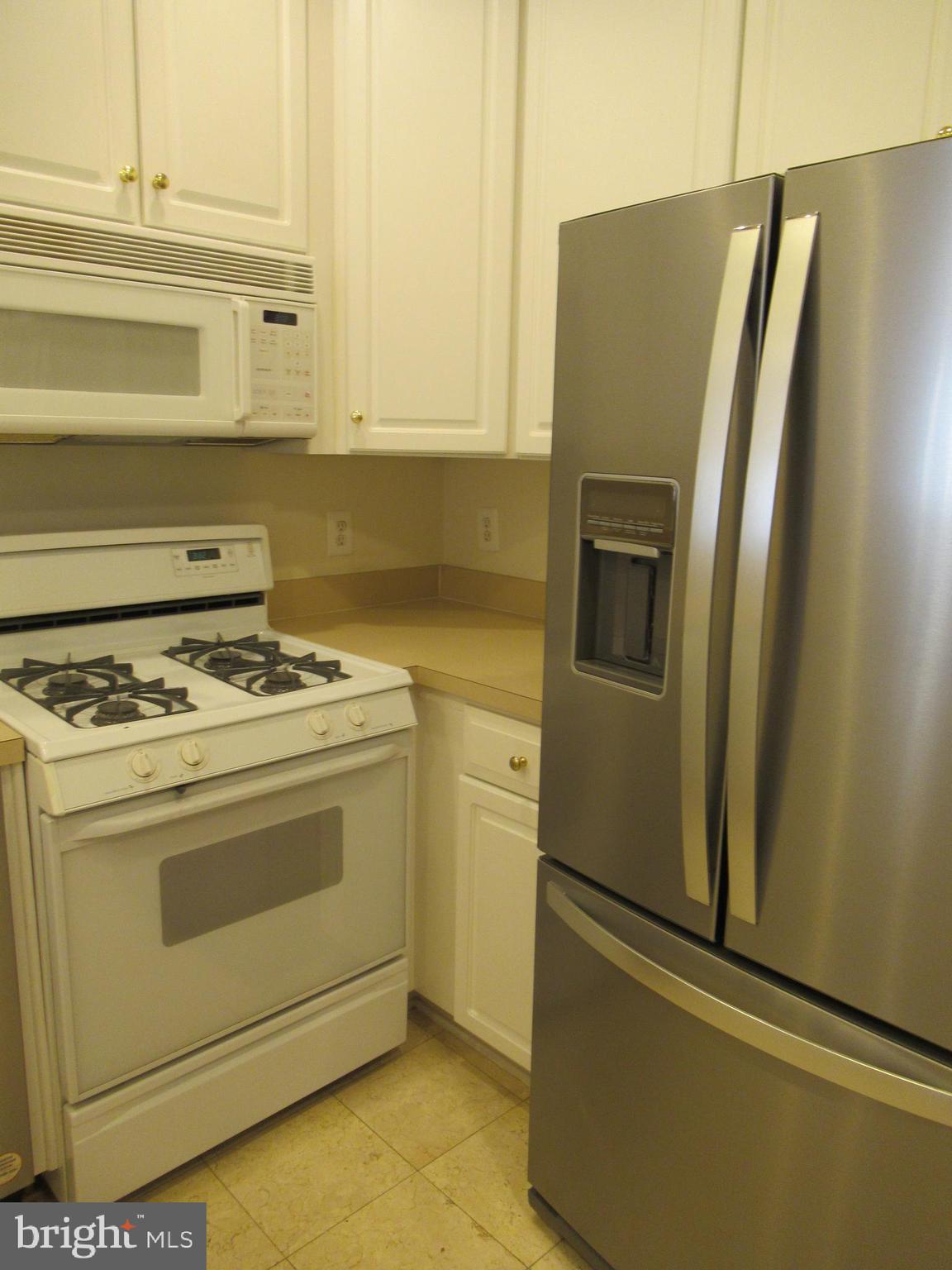 COURTHOUSE HILL - Residential Lease