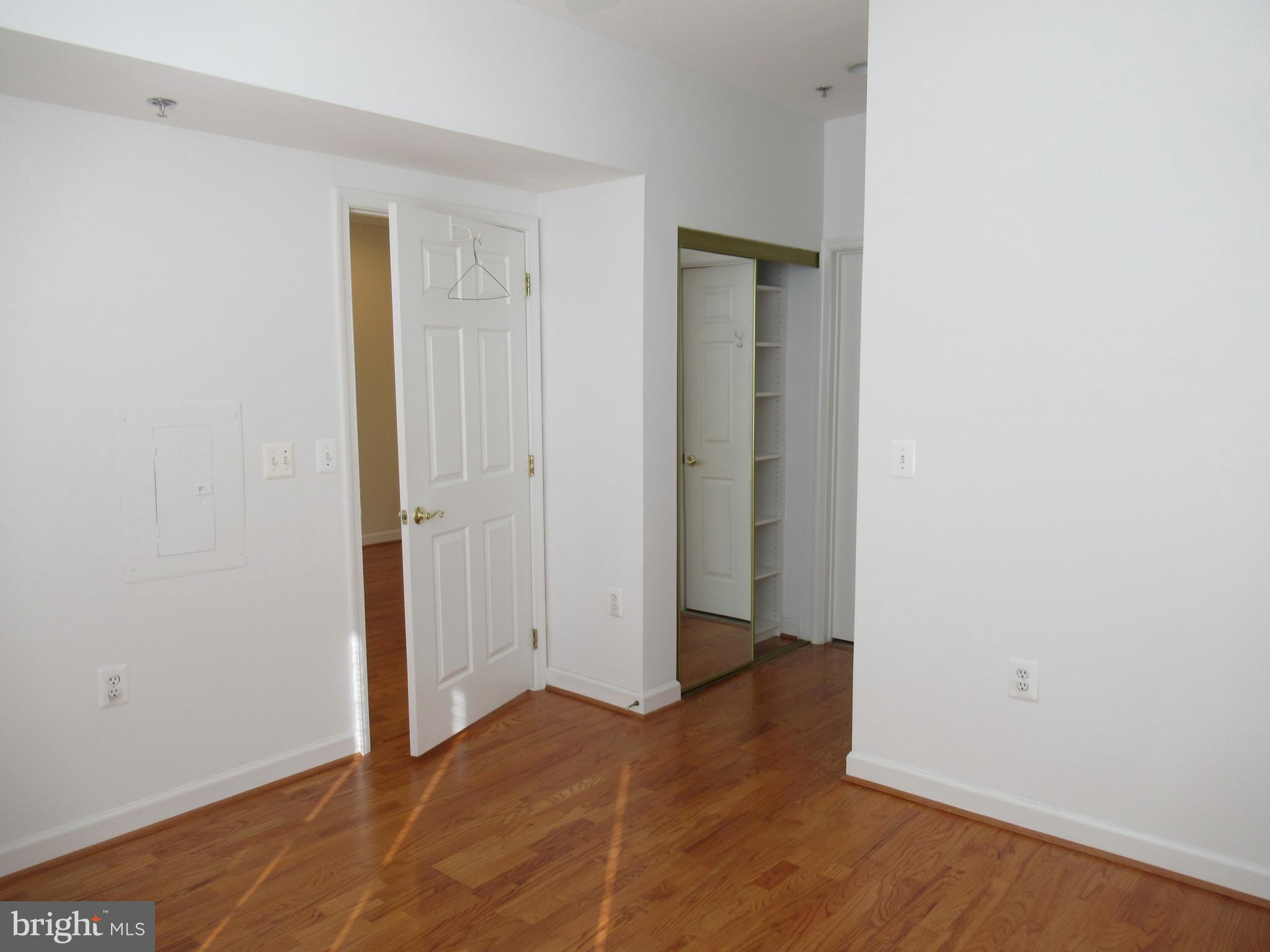 COURTHOUSE HILL - Residential Lease