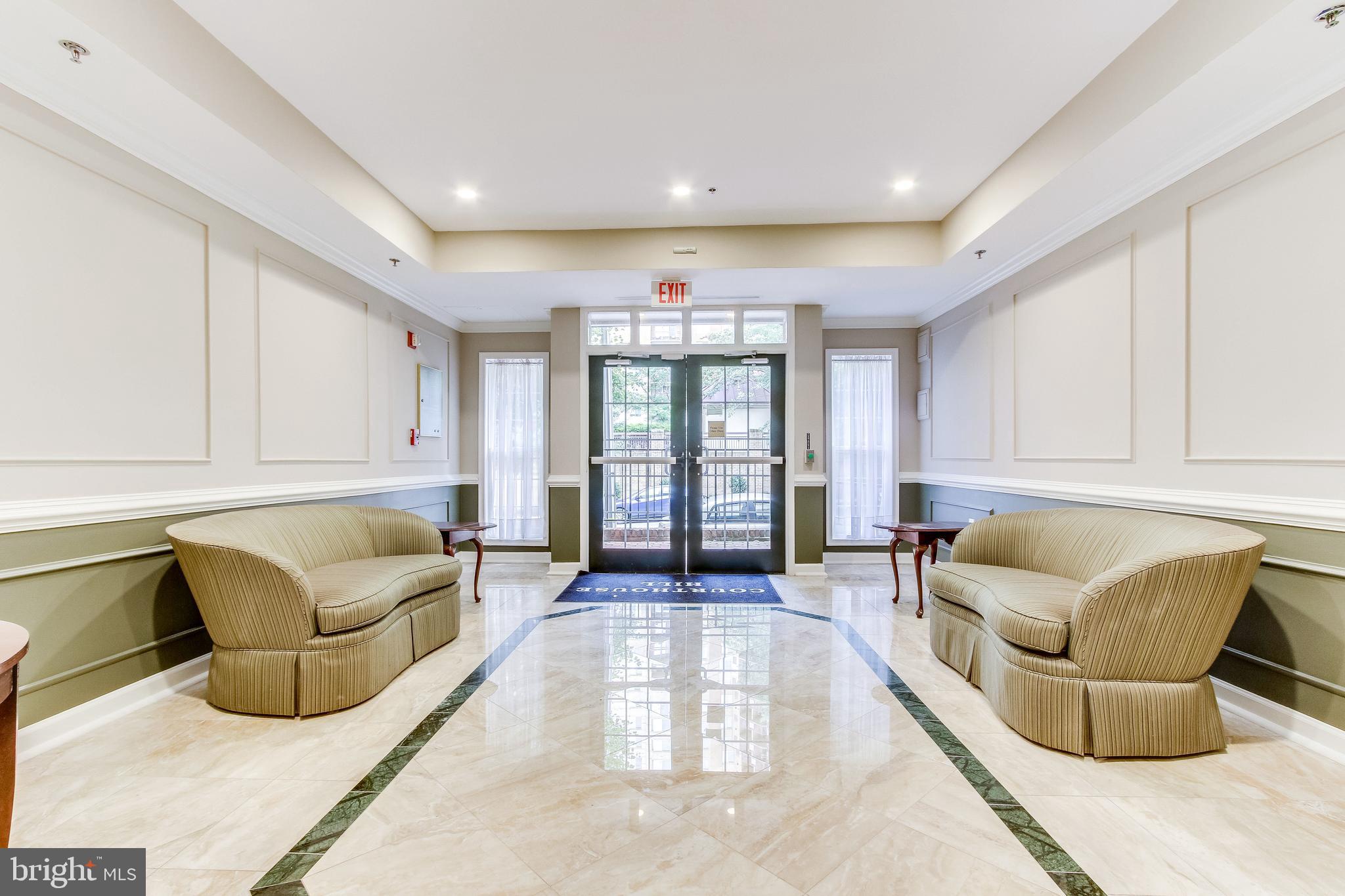 COURTHOUSE HILL - Residential Lease