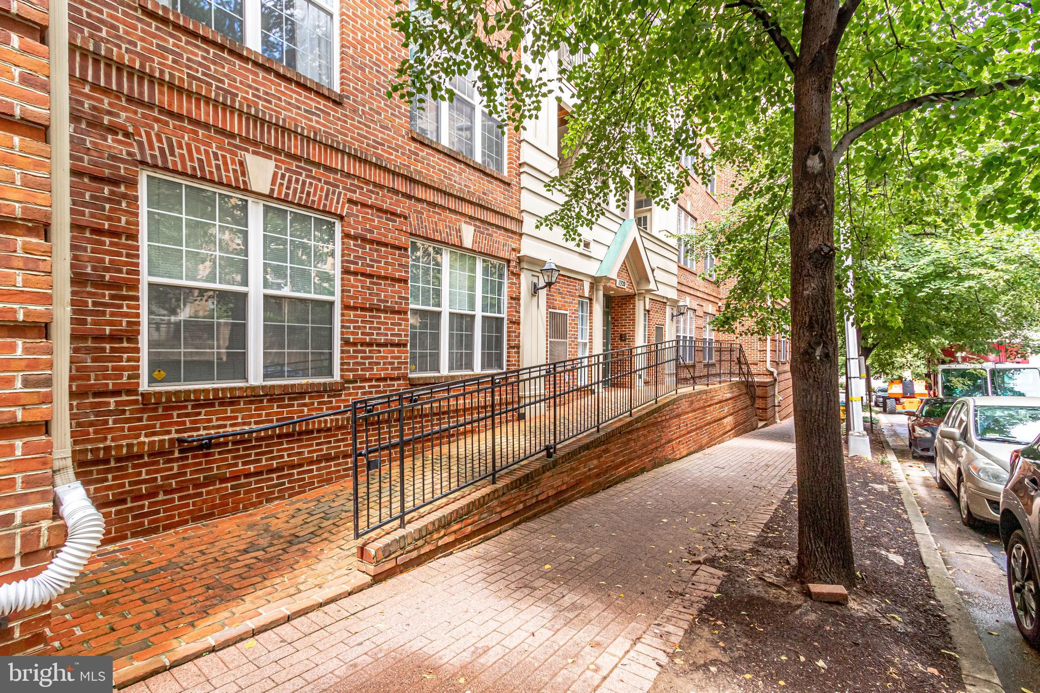 COURTHOUSE HILL - Residential Lease